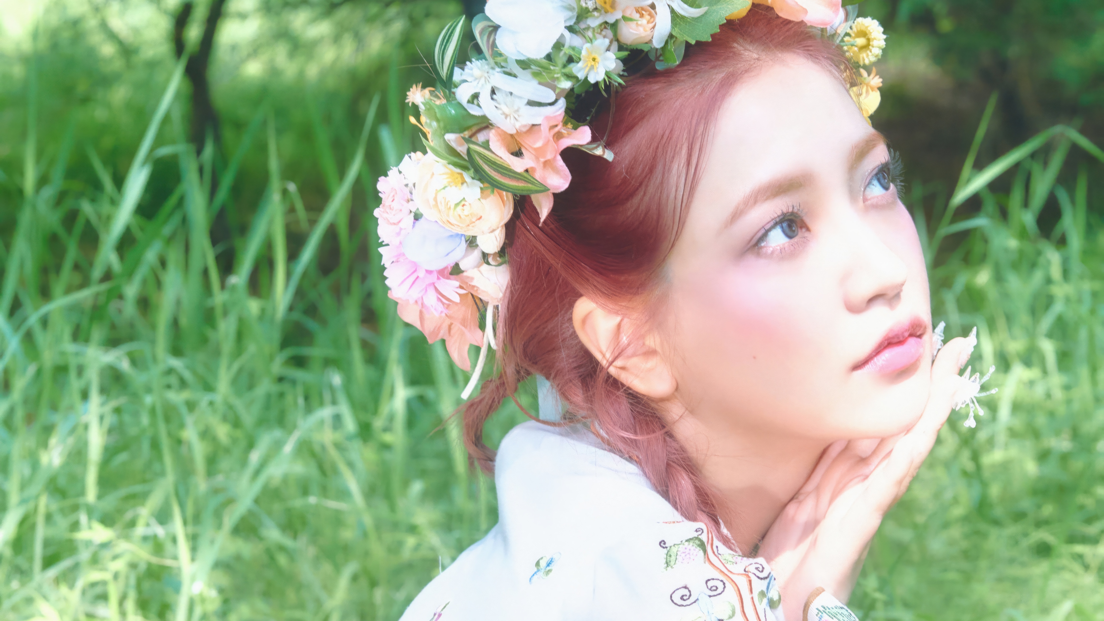Yeri from Red Velvet wearing a flower crown HD Wallpaper