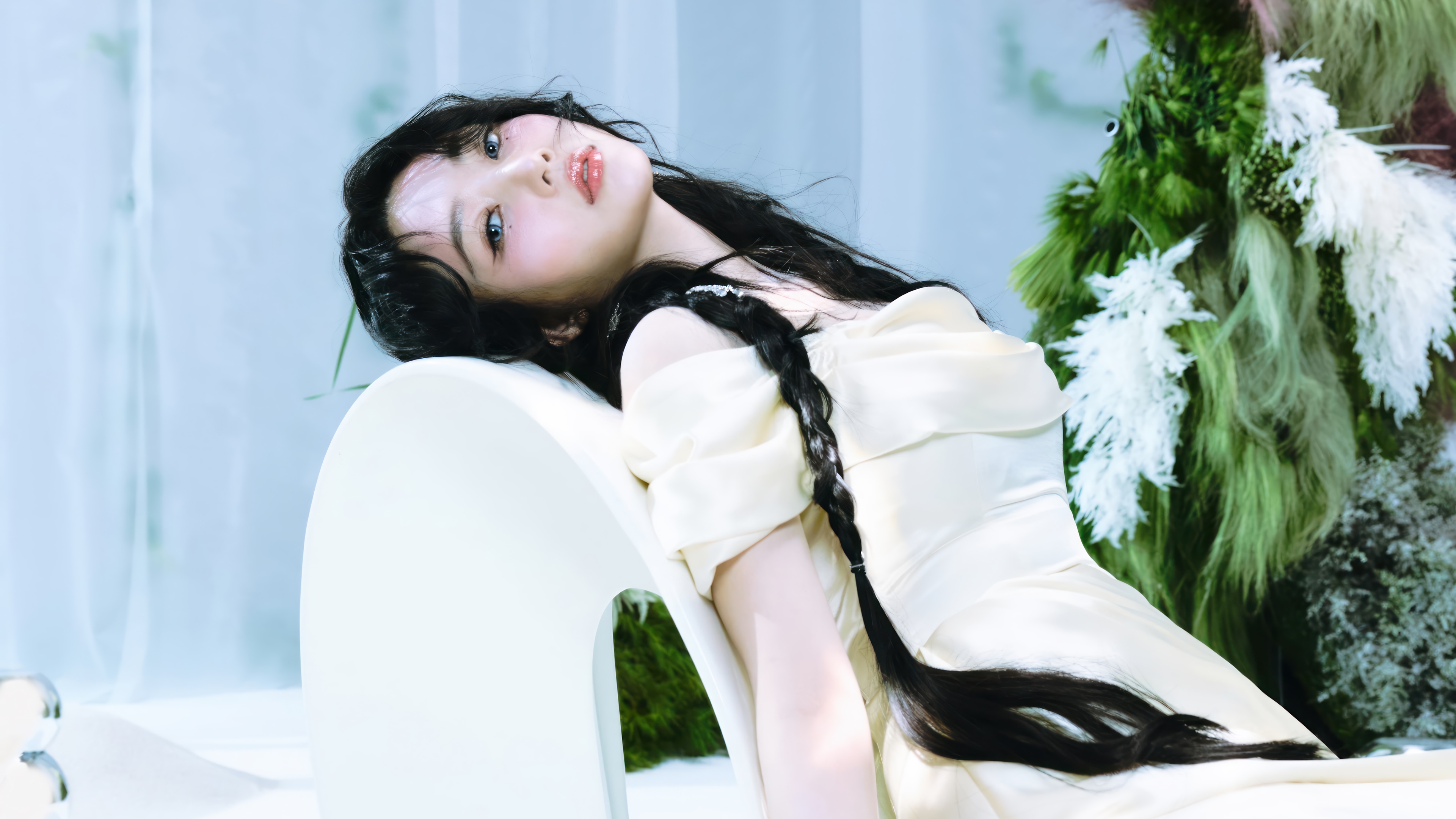 Joy from Red Velvet in a pale yellow dress HD Wallpaper
