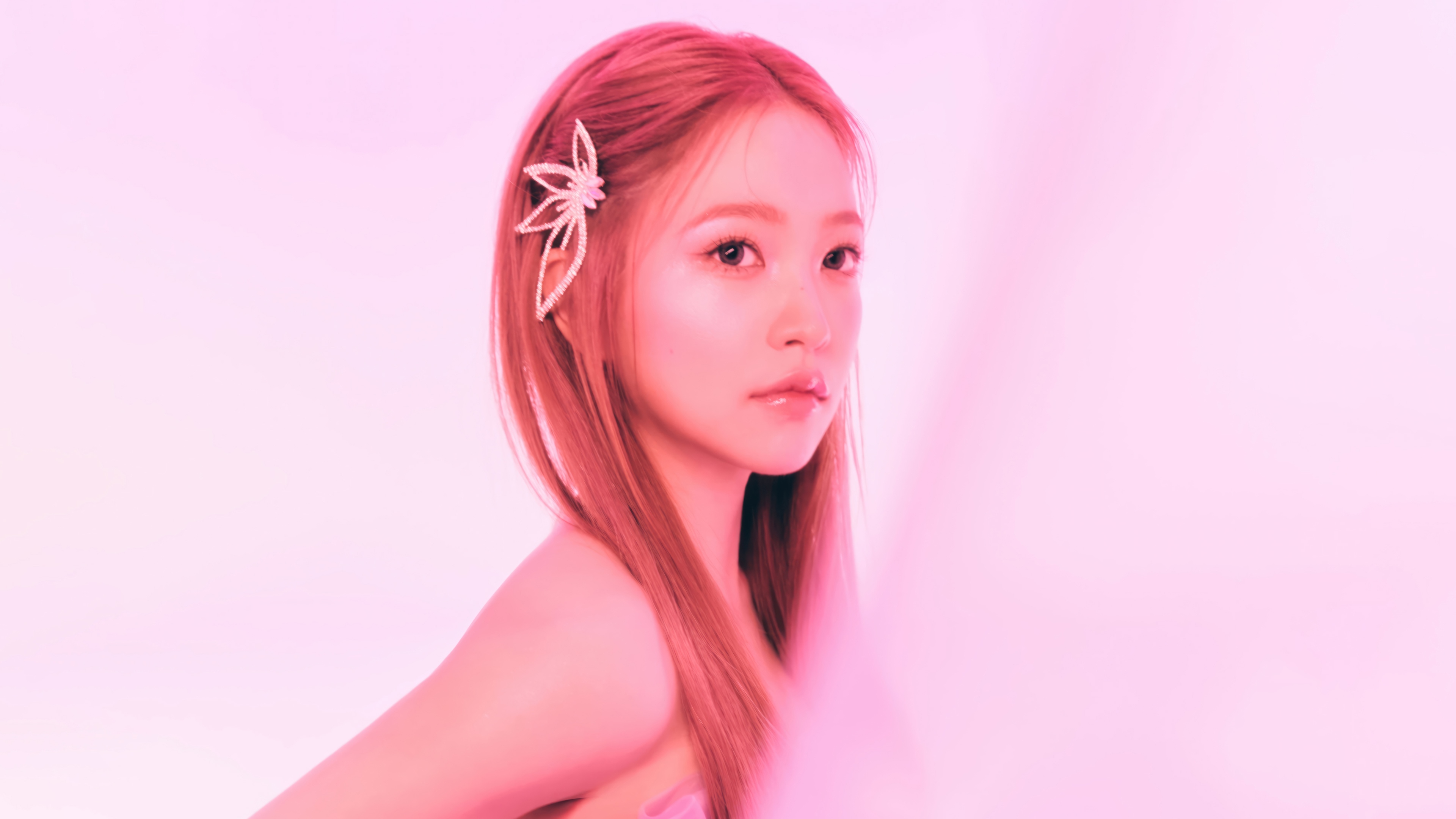 Yeri from Red Velvet with a butterfly hair clip HD Wallpaper