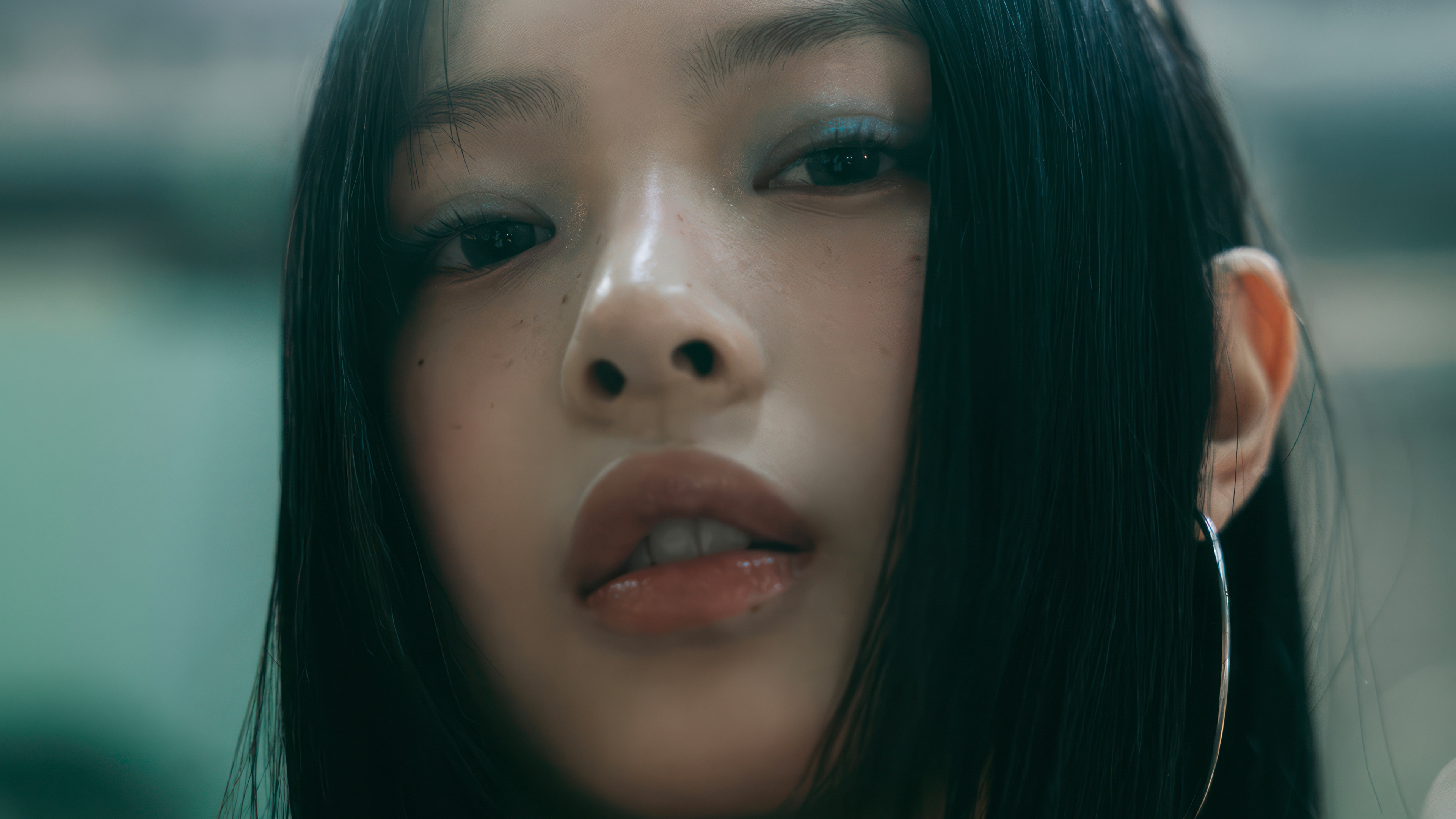 Hanni from NewJeans in 4K HD Wallpaper