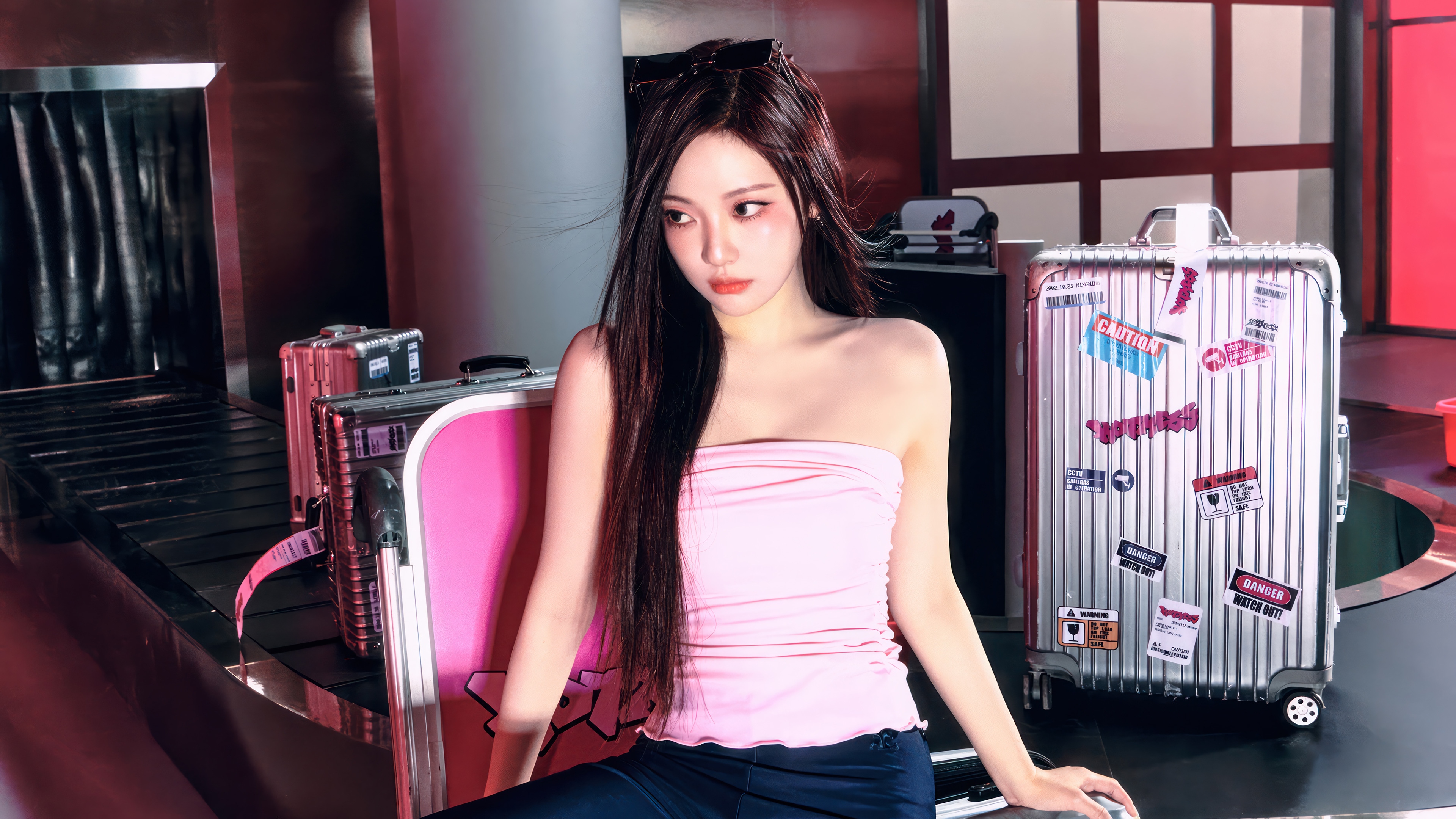 Aespa Ningning with luggage at airport HD Wallpaper