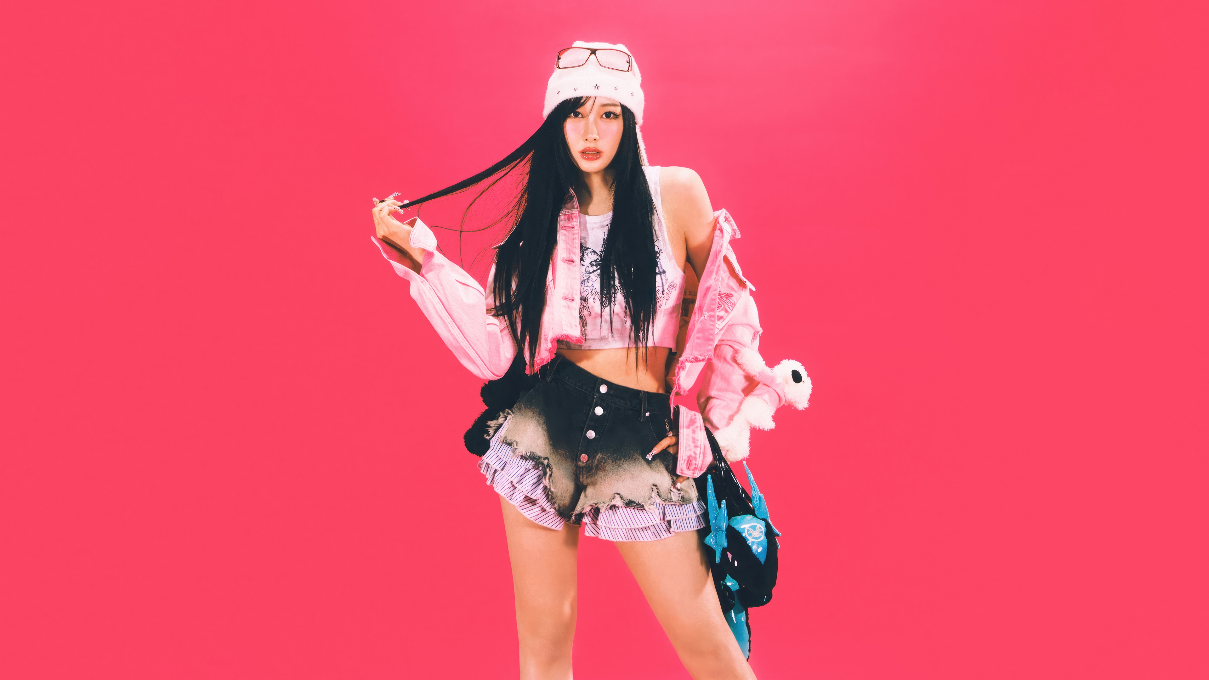 Giselle from Aespa in pink outfit HD Wallpaper