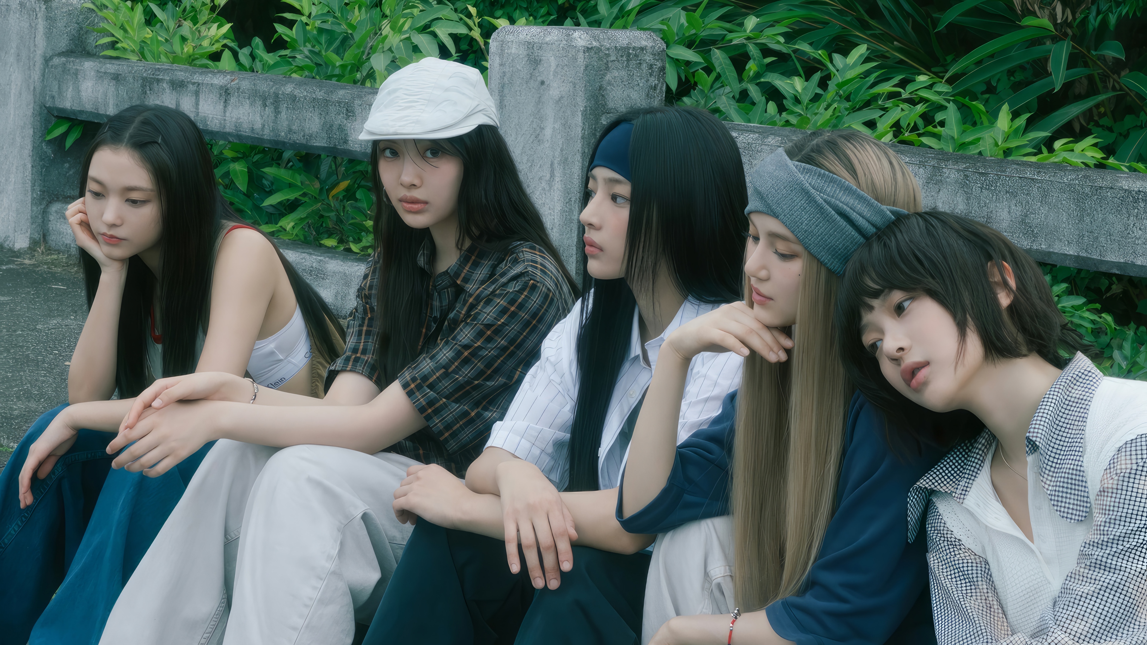NewJeans members Hanni, Danielle, Minji, Hyein, Haerin in 4K HD Wallpaper