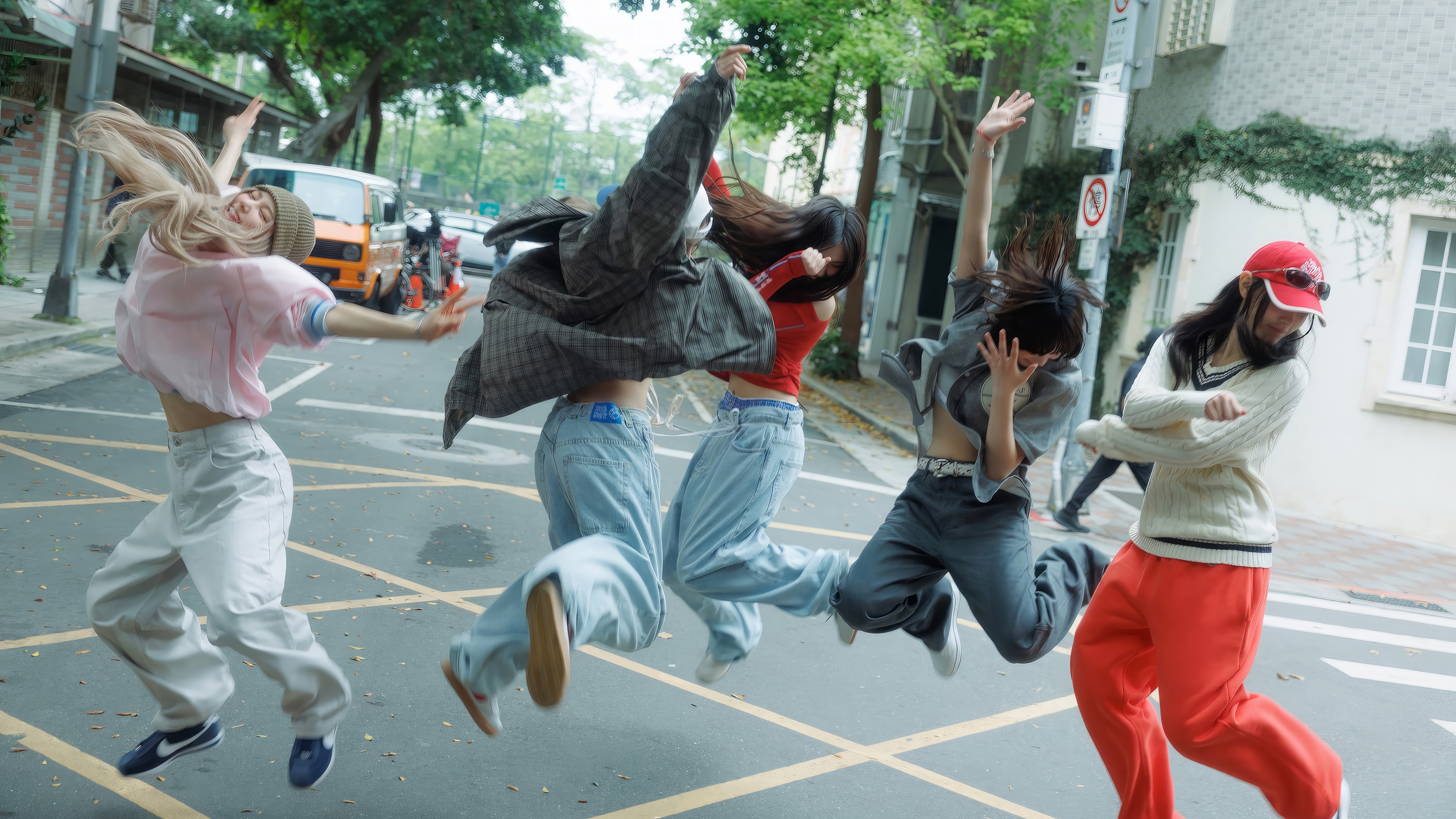 NewJeans Kpop How Sweet 4K HD Wallpaper