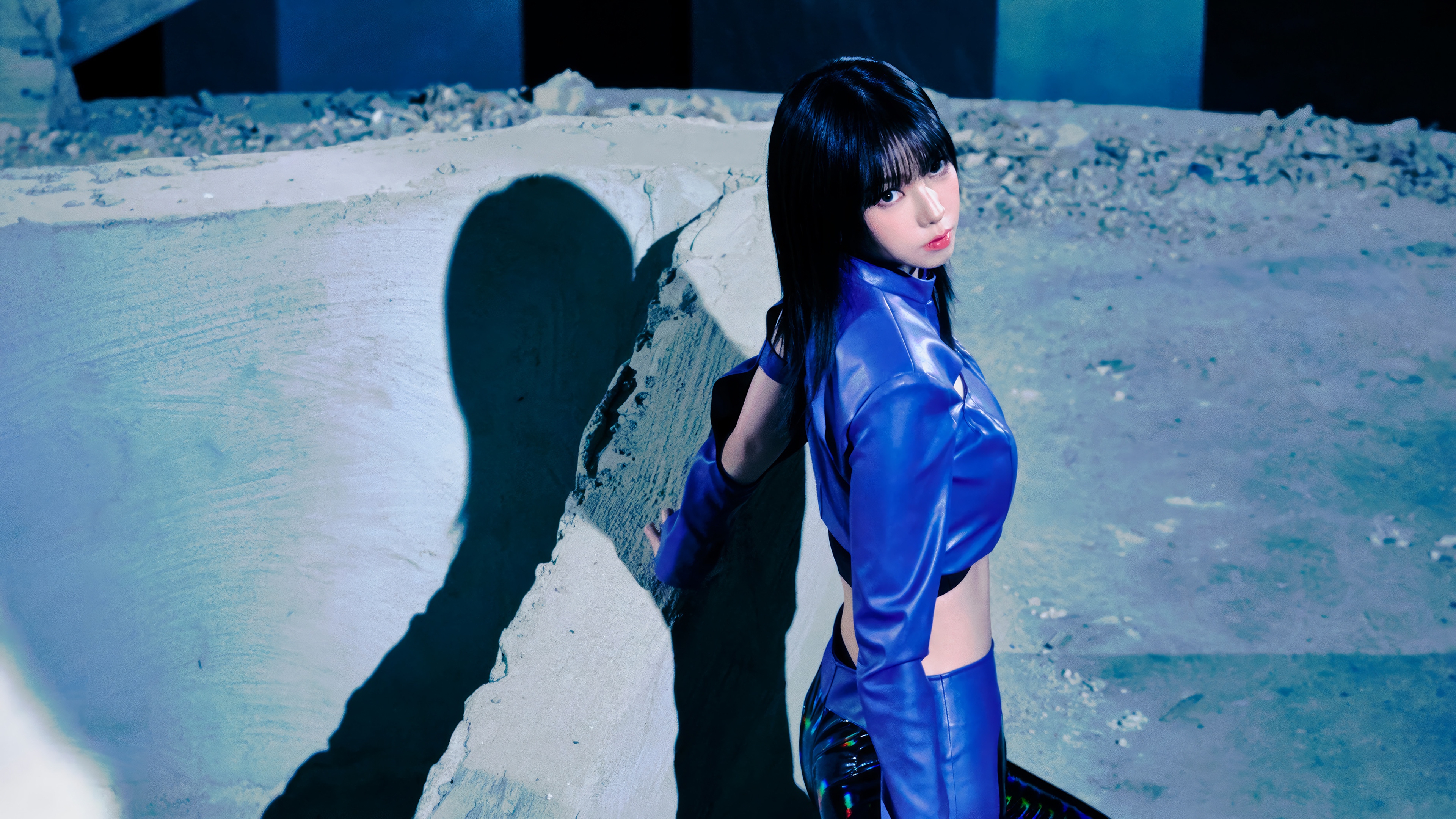 Karina from Aespa in a blue outfit HD Wallpaper