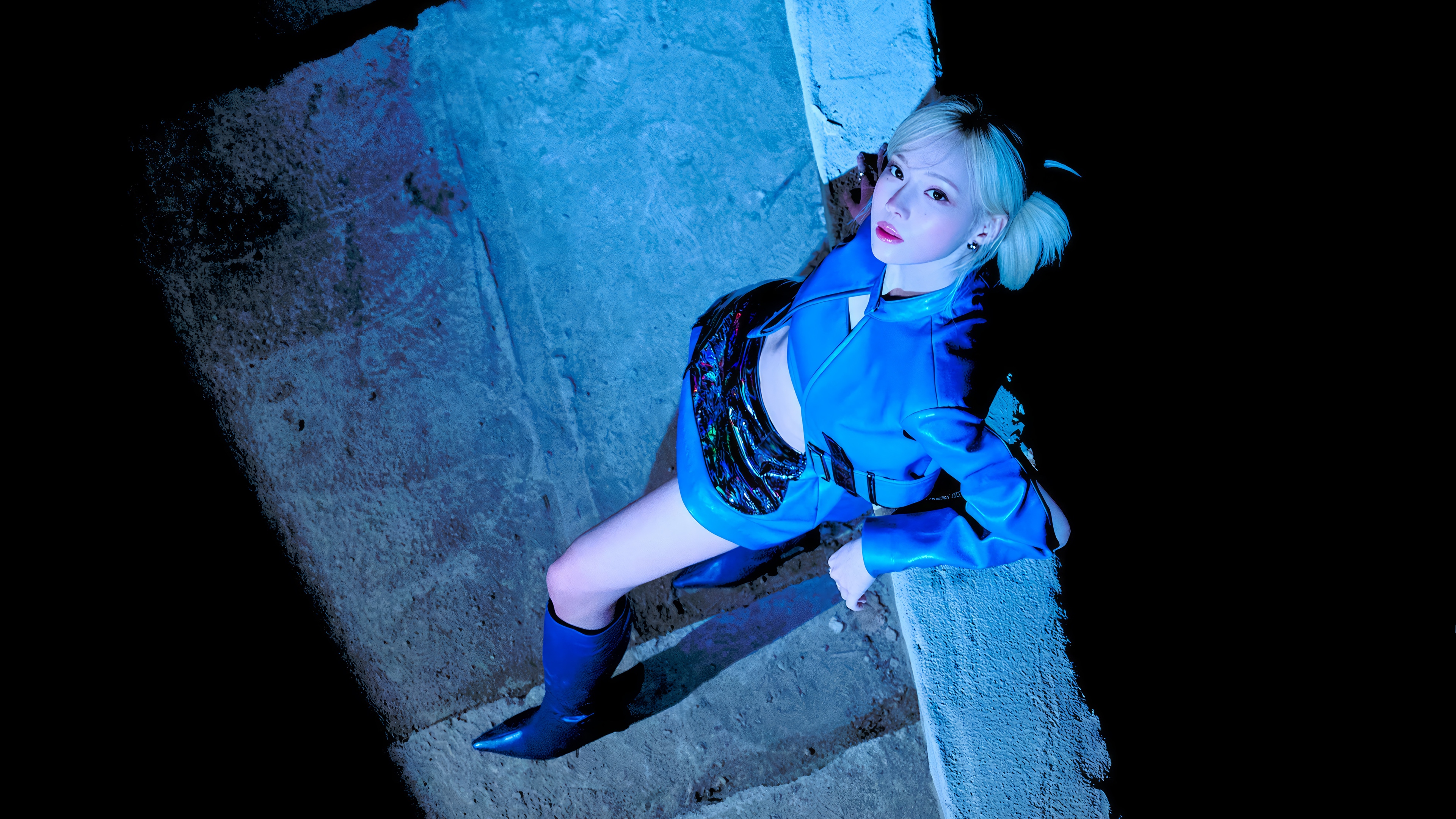 Winter from Aespa in blue outfit HD Wallpaper
