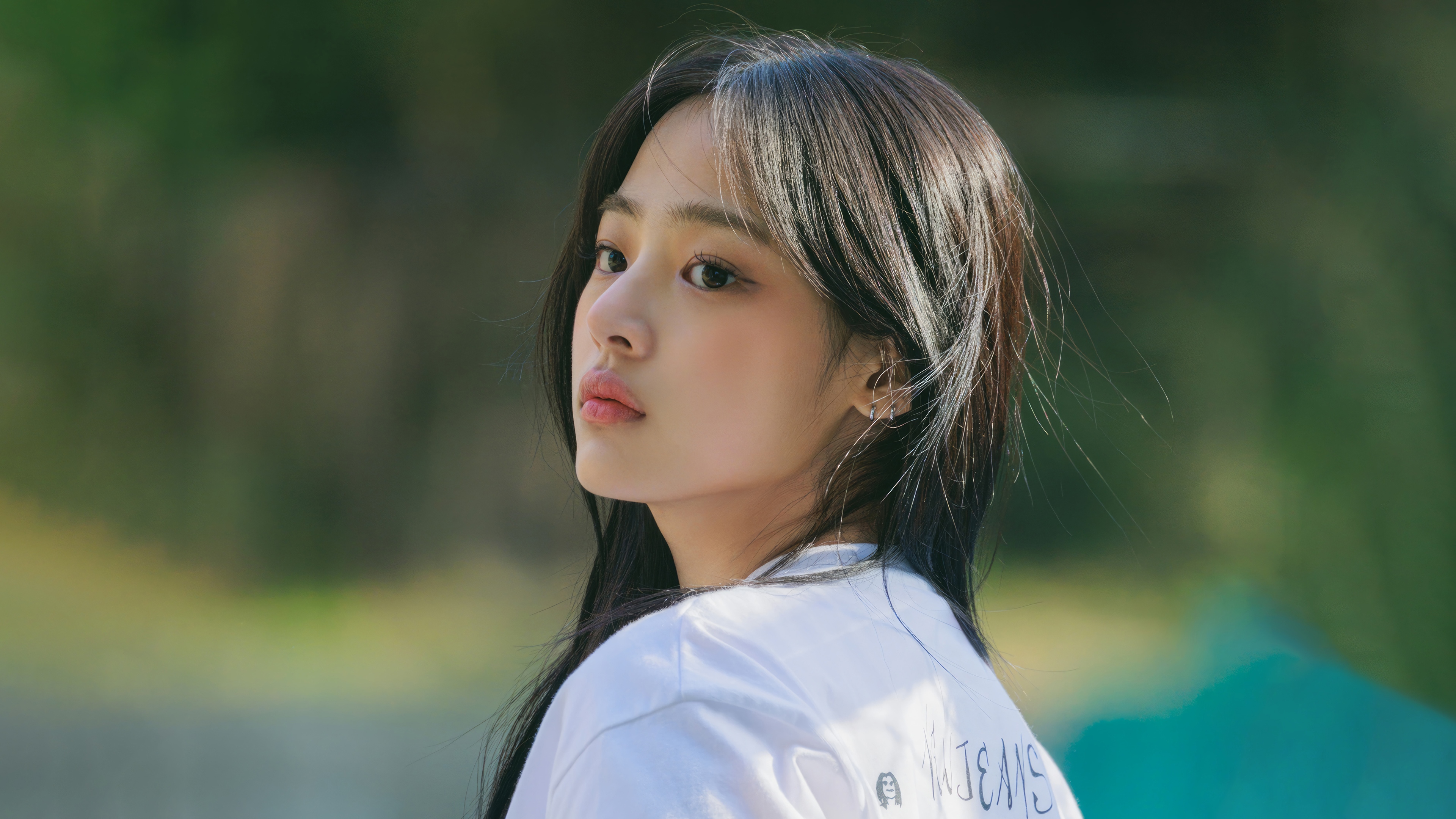 Minji from NewJeans in 4K HD Wallpaper