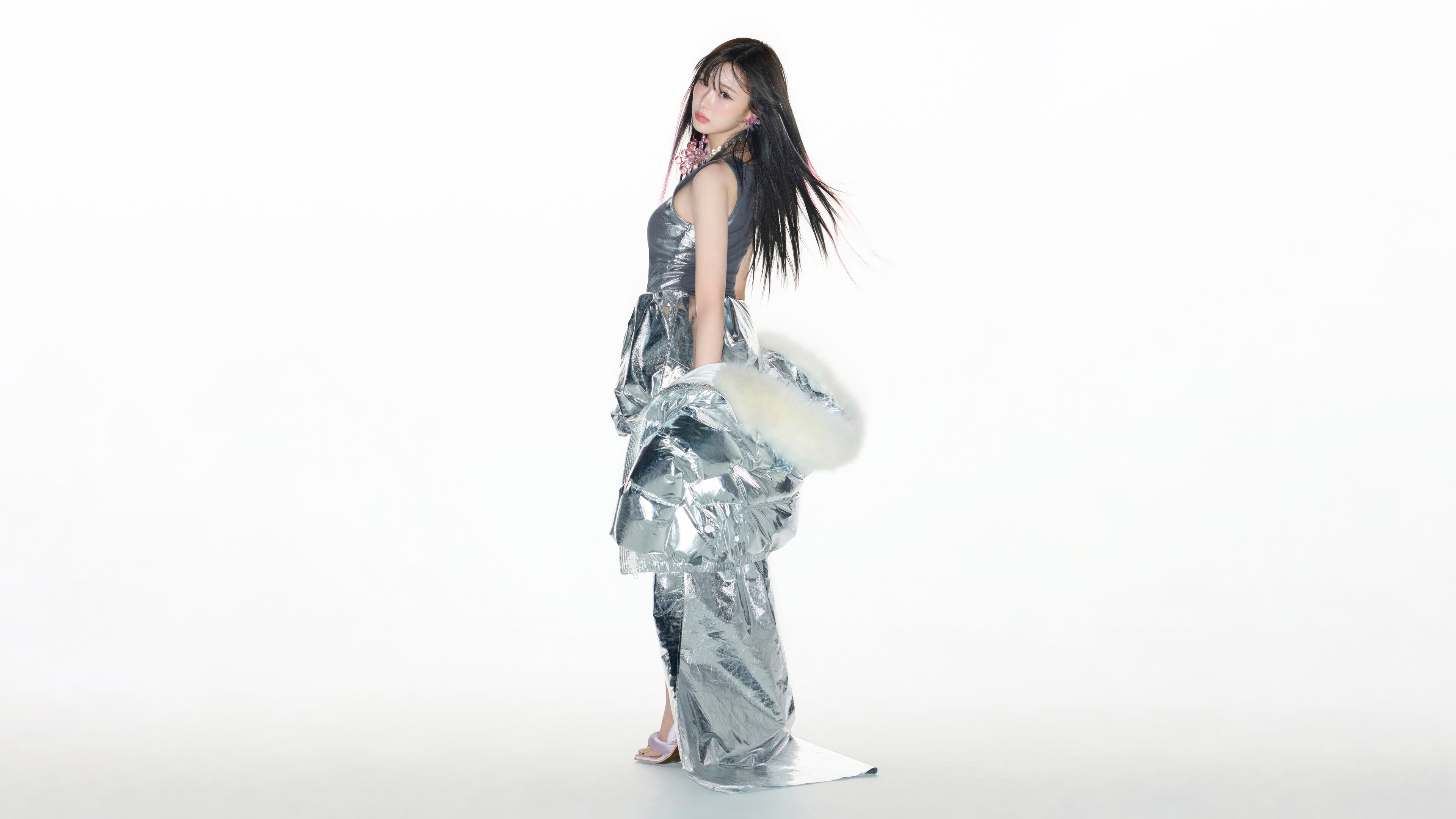 Giselle from Aespa in a silver outfit HD Wallpaper