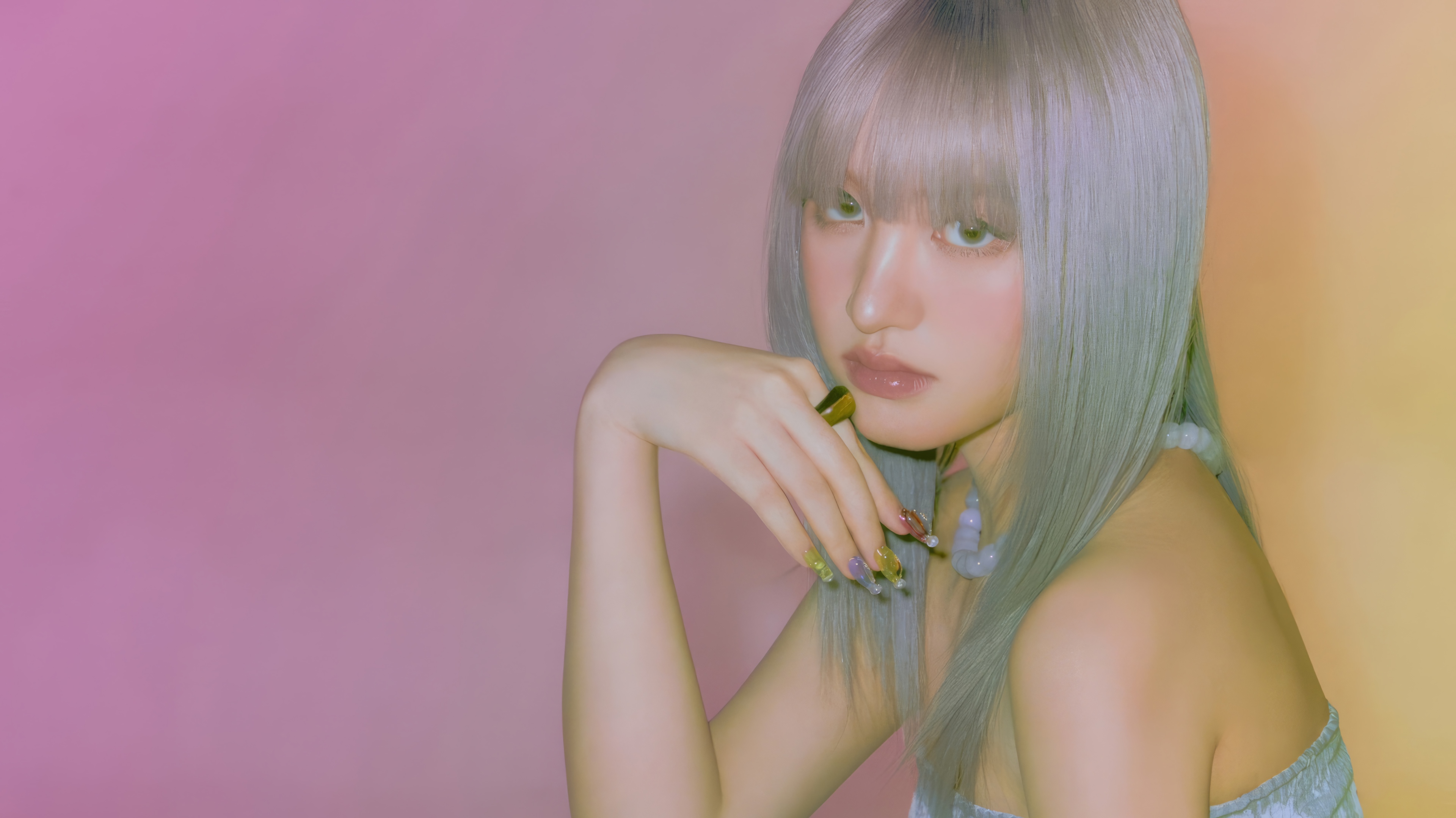 Liz from IVE with silver hair and colorful nails HD Wallpaper