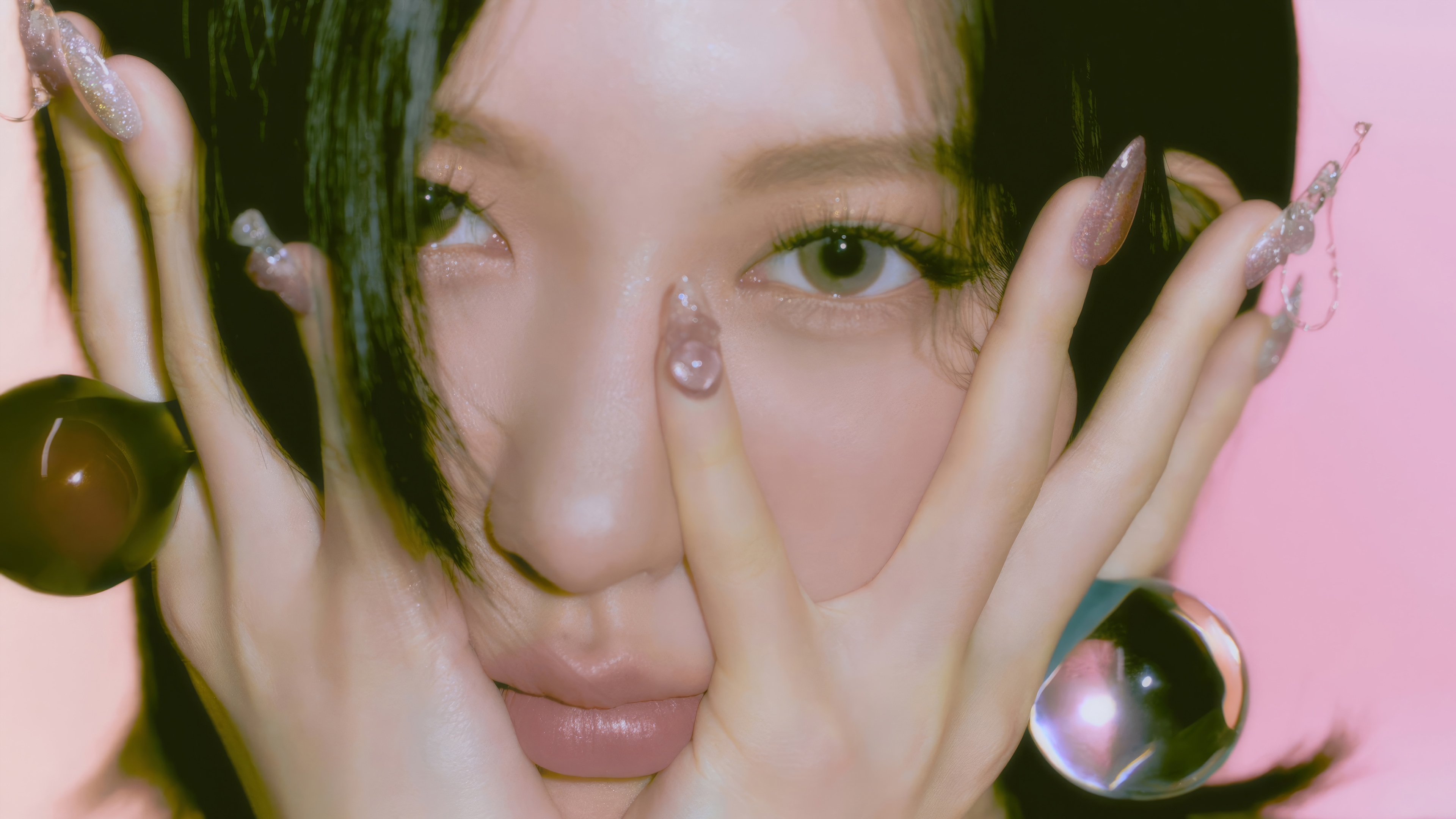 Gaeul from IVE with glitter nails and dark hair HD Wallpaper