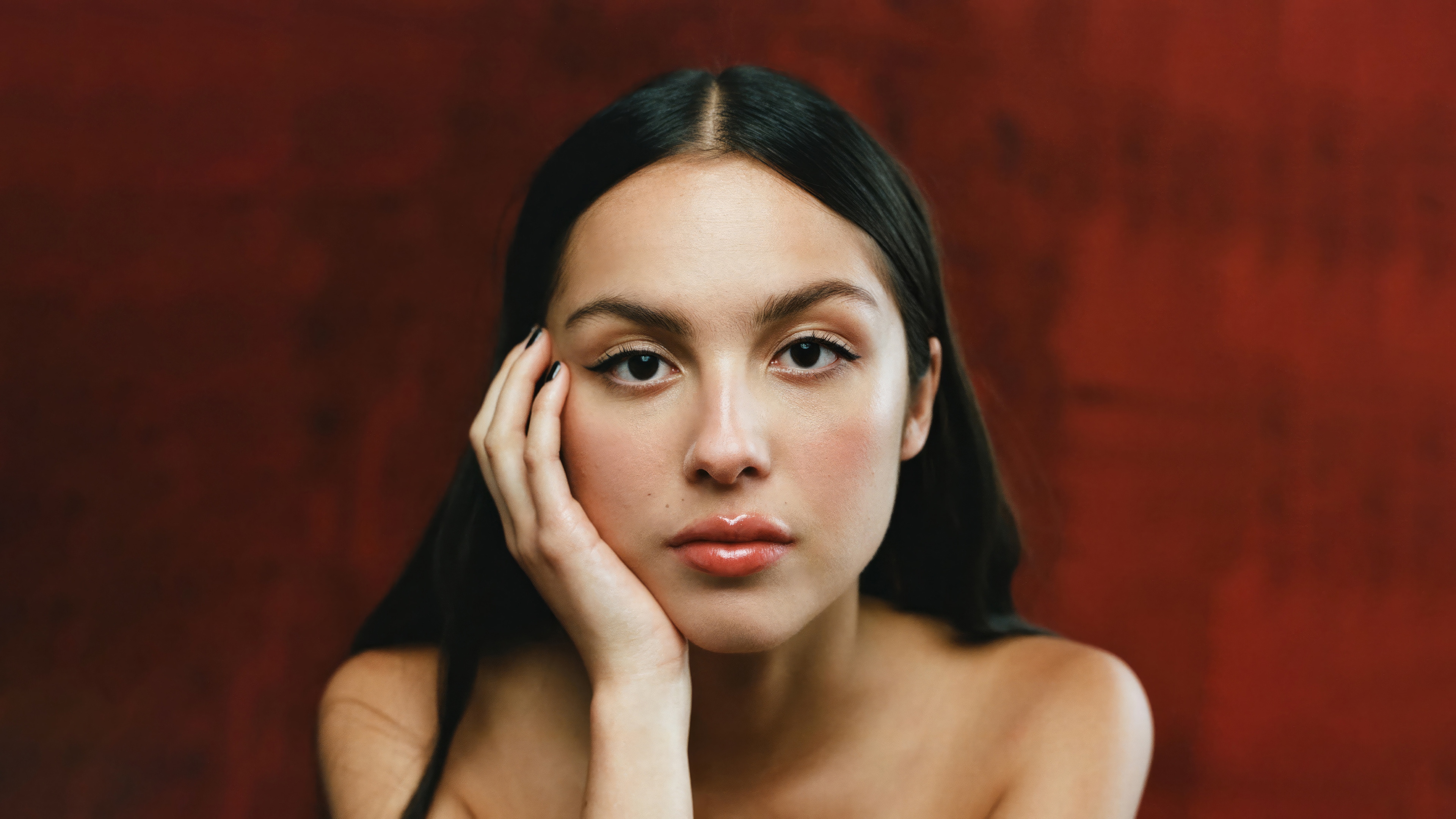 Olivia Rodrigo 4K HD Wallpaper