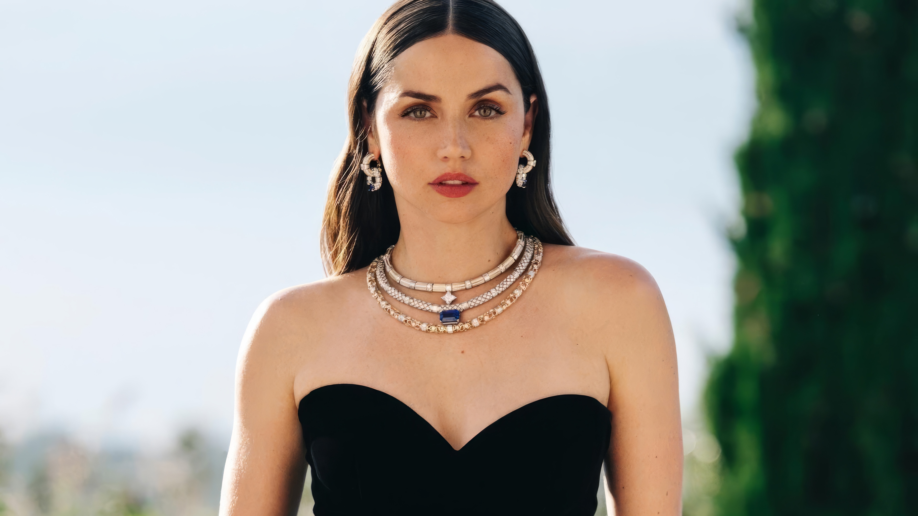 Ana de Armas wearing jewelry HD Wallpaper