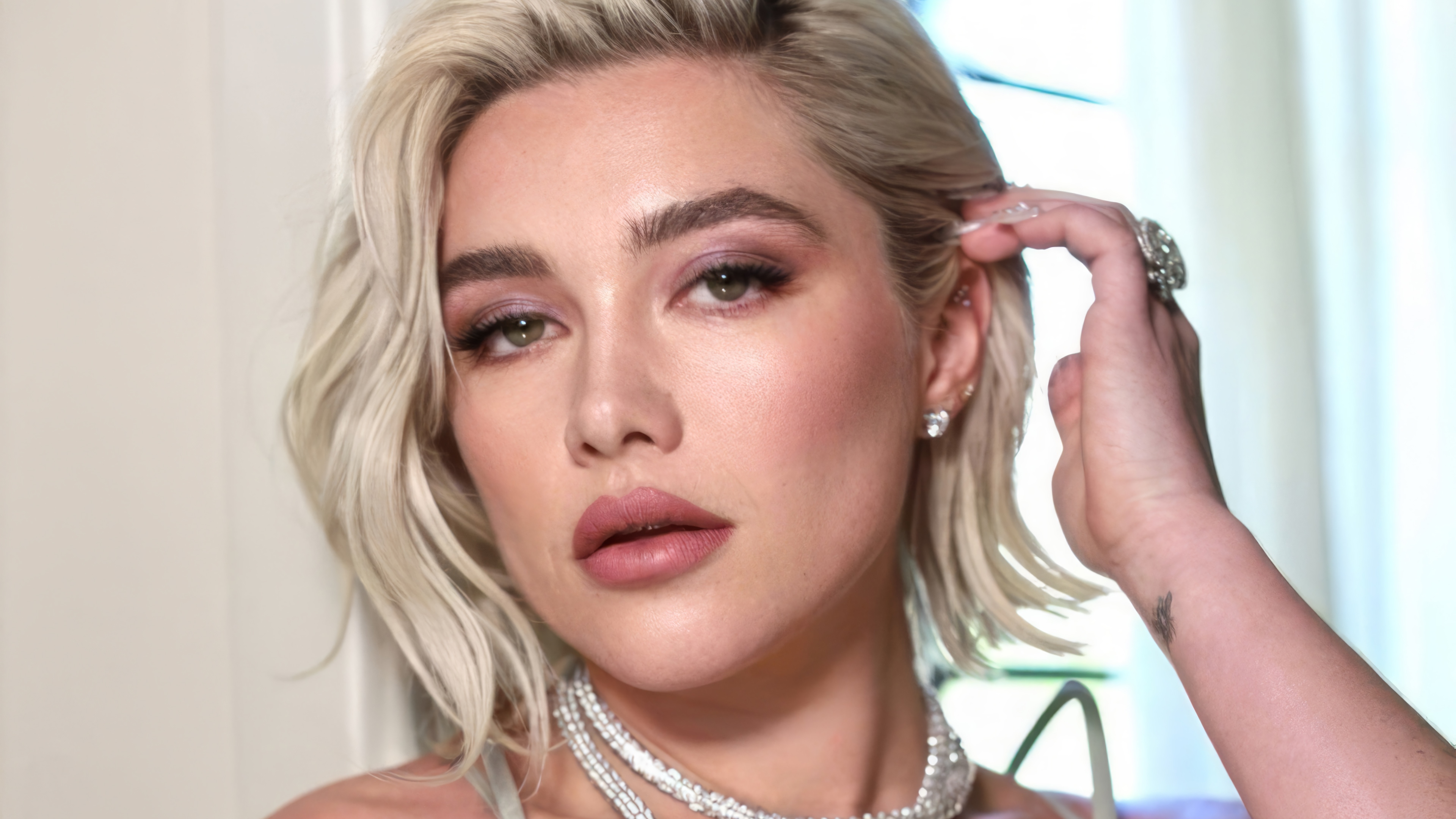 Florence Pugh 4K HD Wallpaper