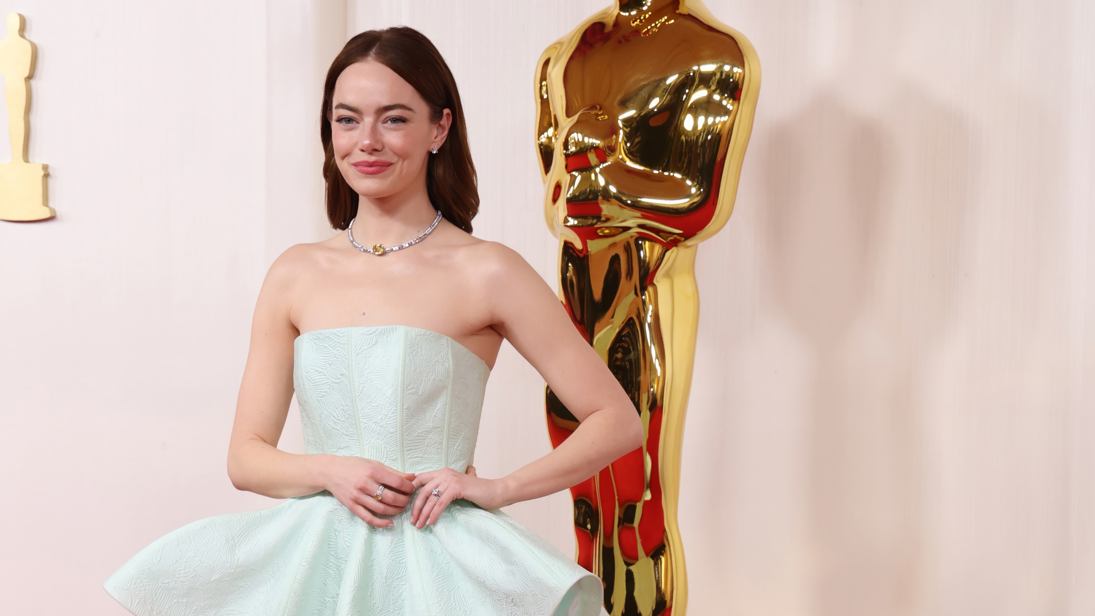 Emma Stone at the Oscars HD Wallpaper