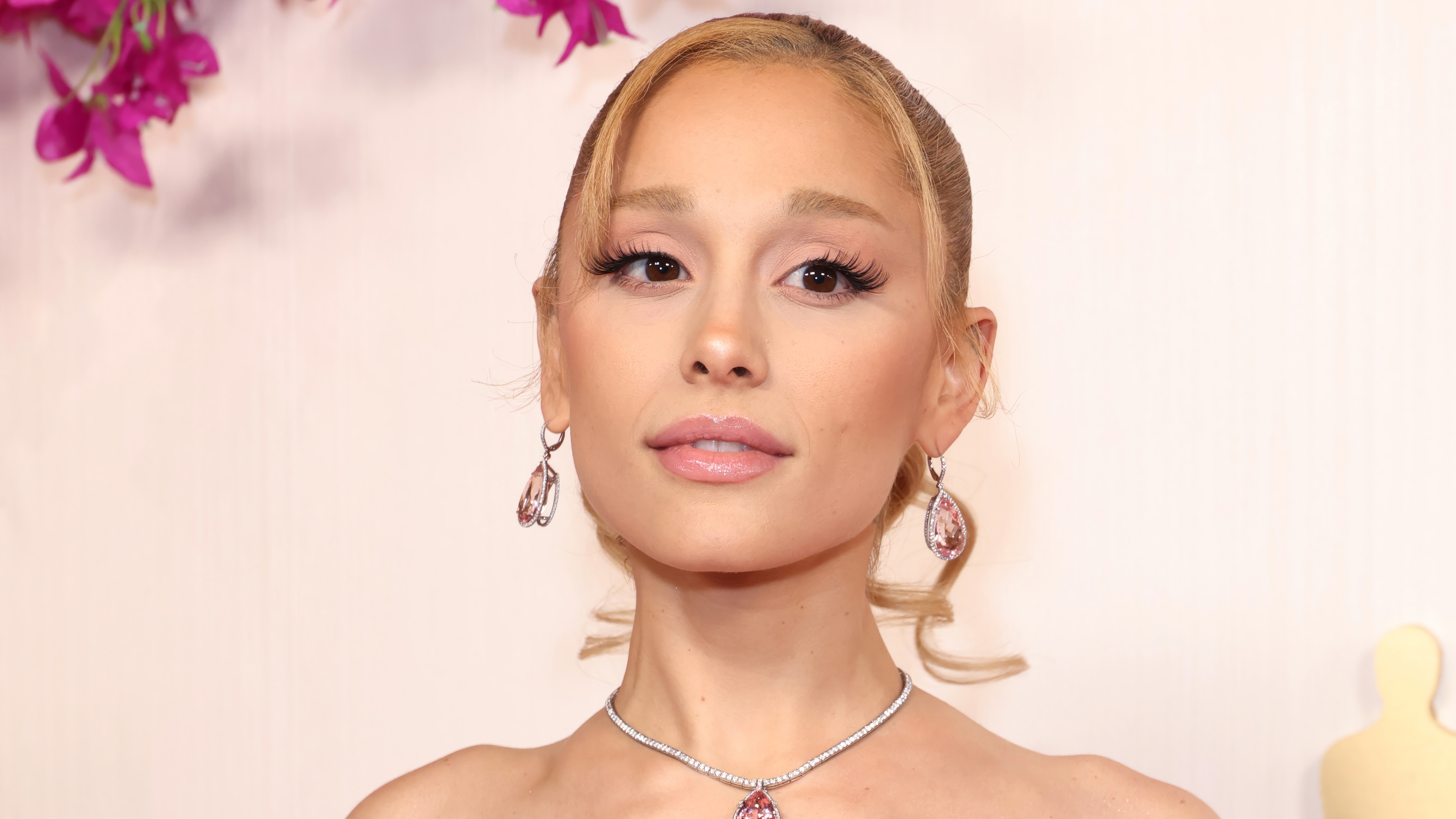 Ariana Grande at the Oscars 4K HD Wallpaper