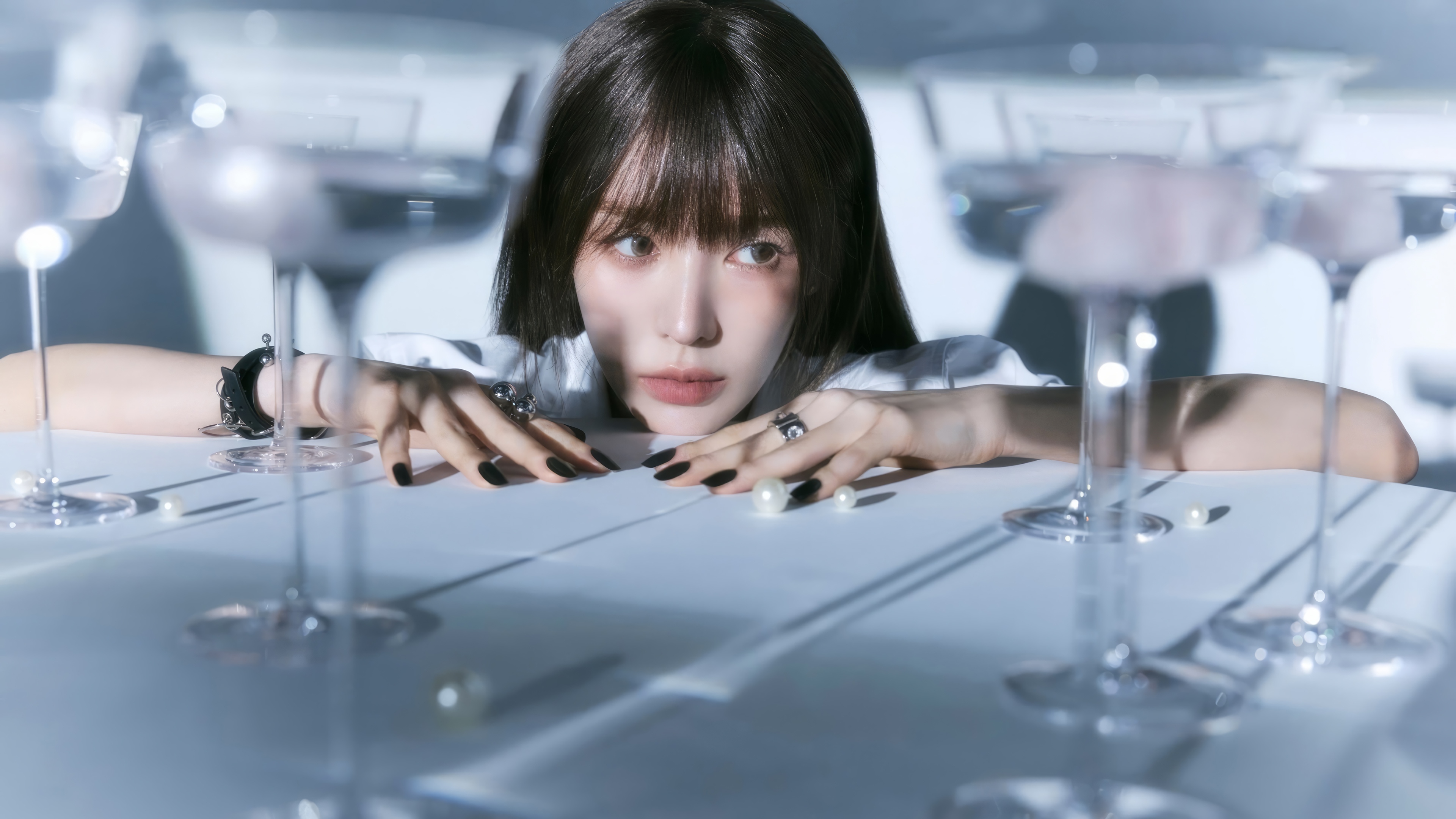 Wendy from Red Velvet with champagne glasses HD Wallpaper