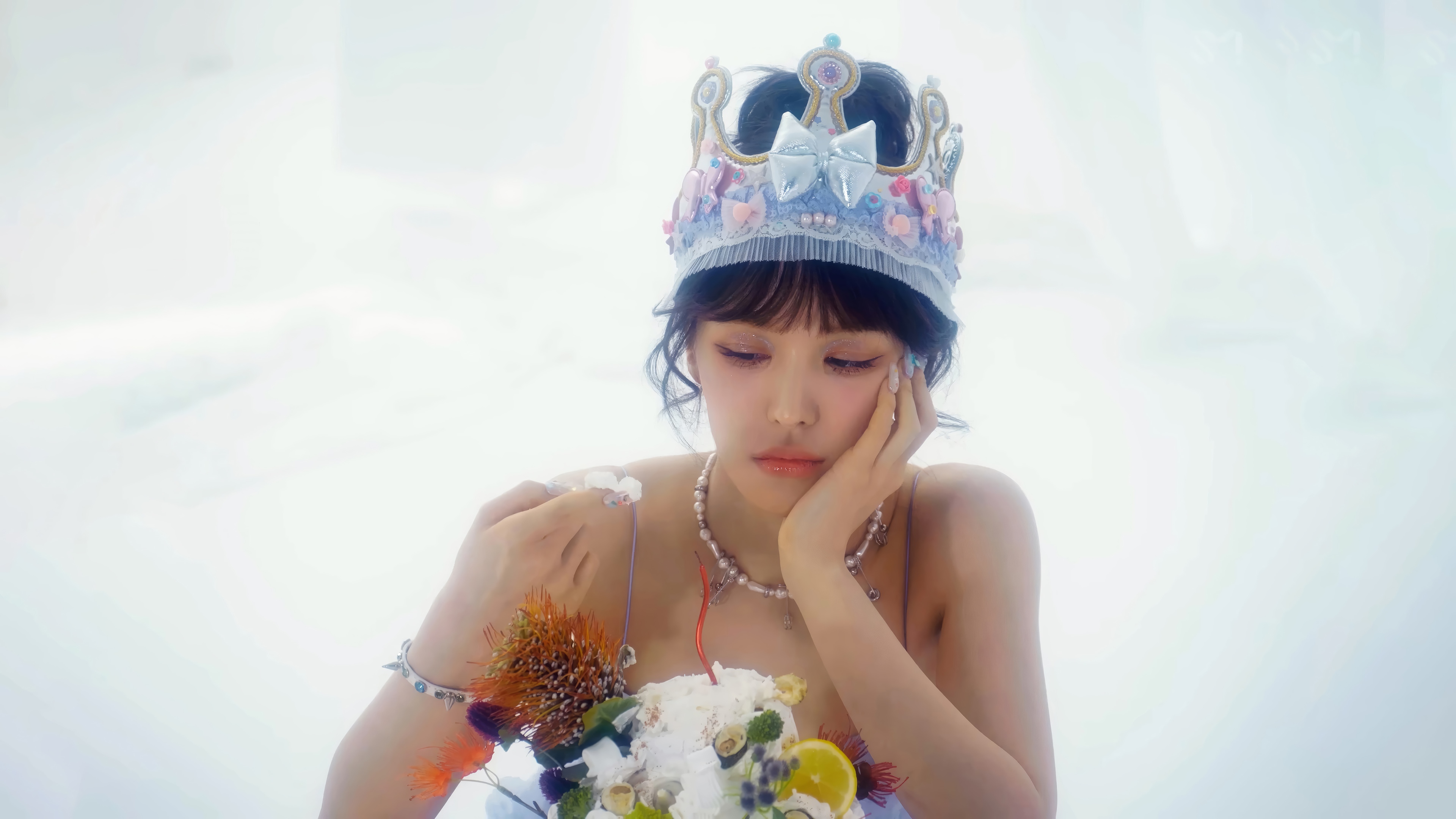 Wendy from Red Velvet wearing a crown HD Wallpaper