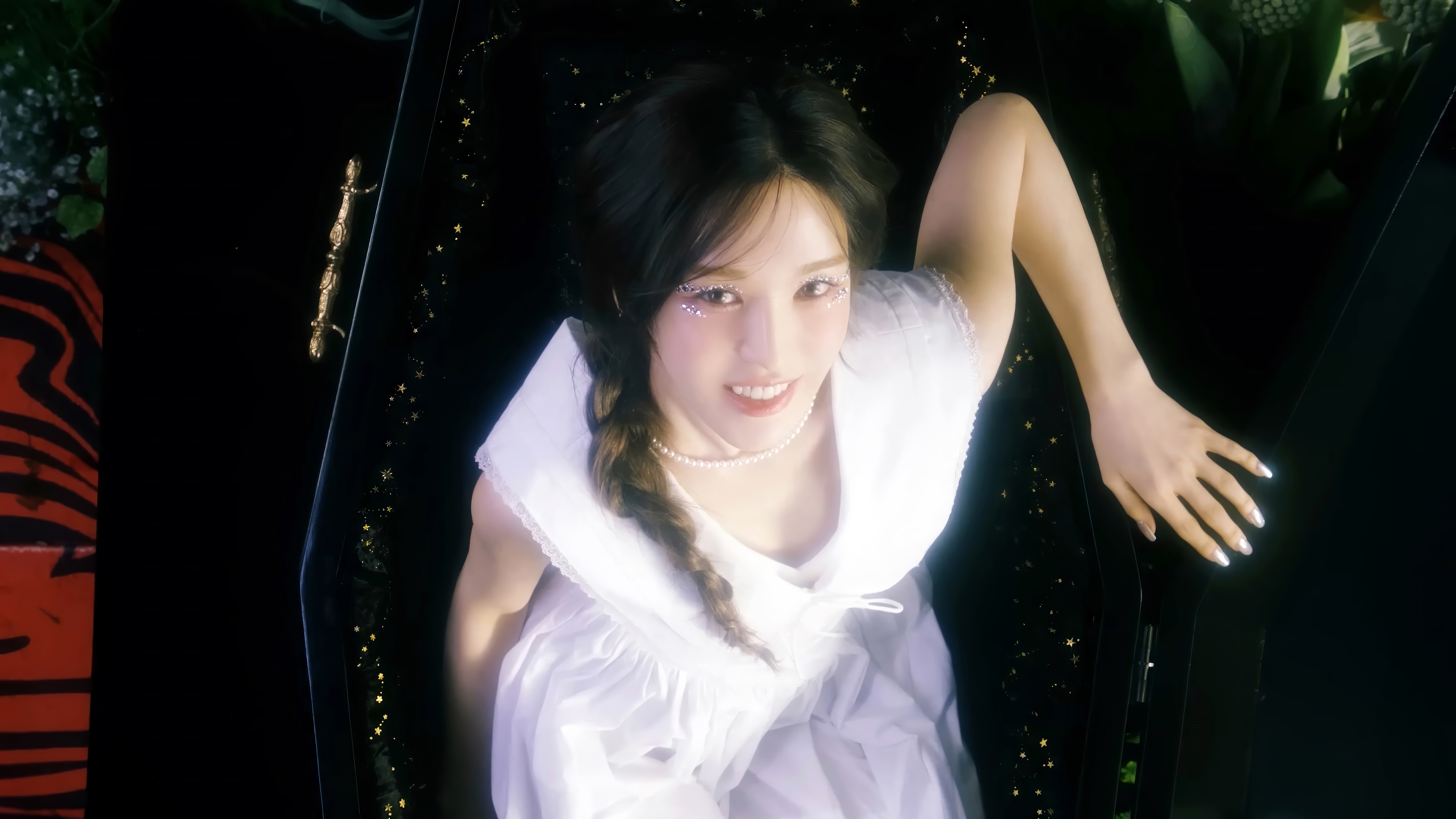 Wendy from Red Velvet in a coffin HD Wallpaper