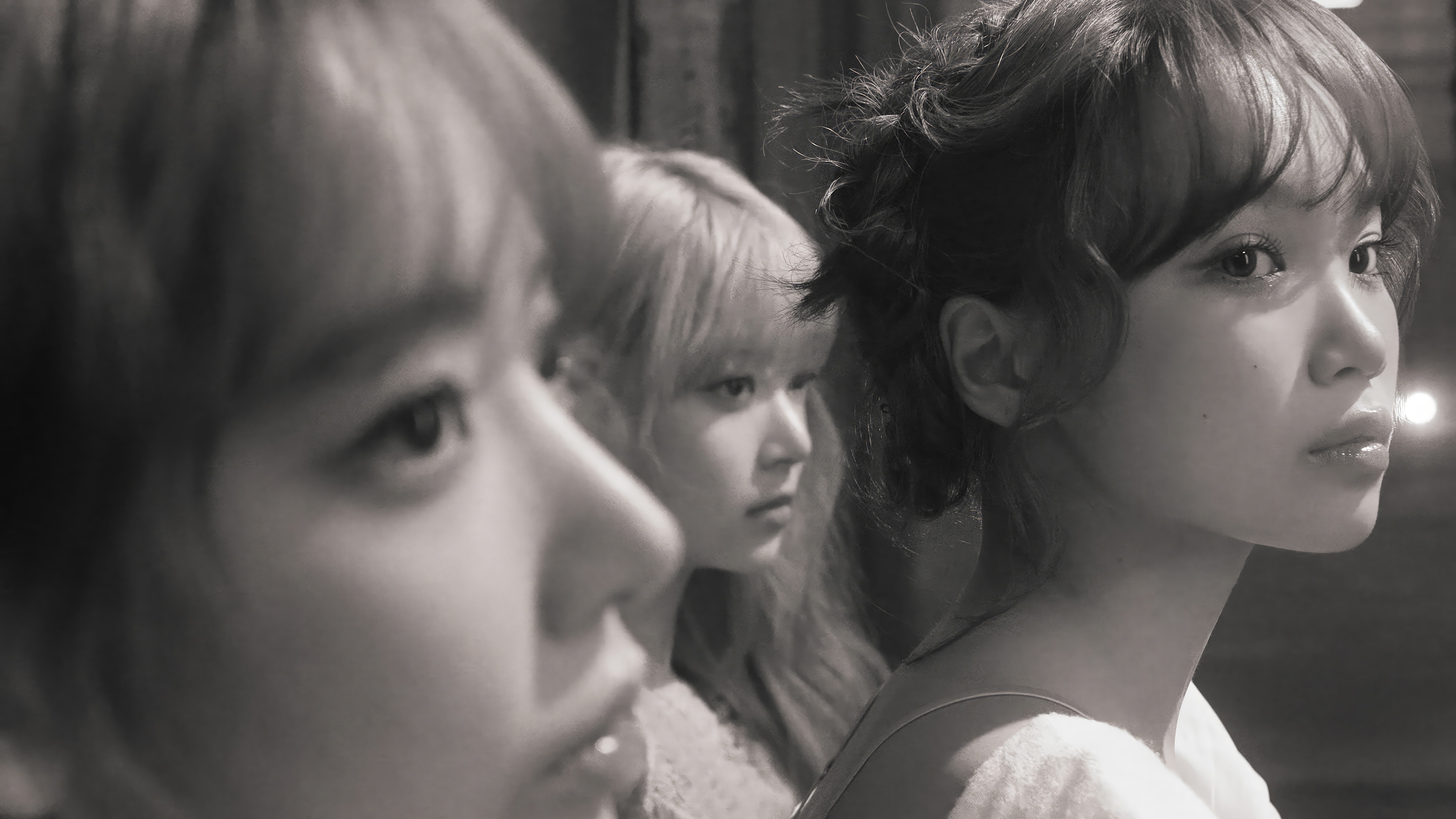 LE SSERAFIM Sakura, Chaewon, and Eunchae in 4K HD Wallpaper