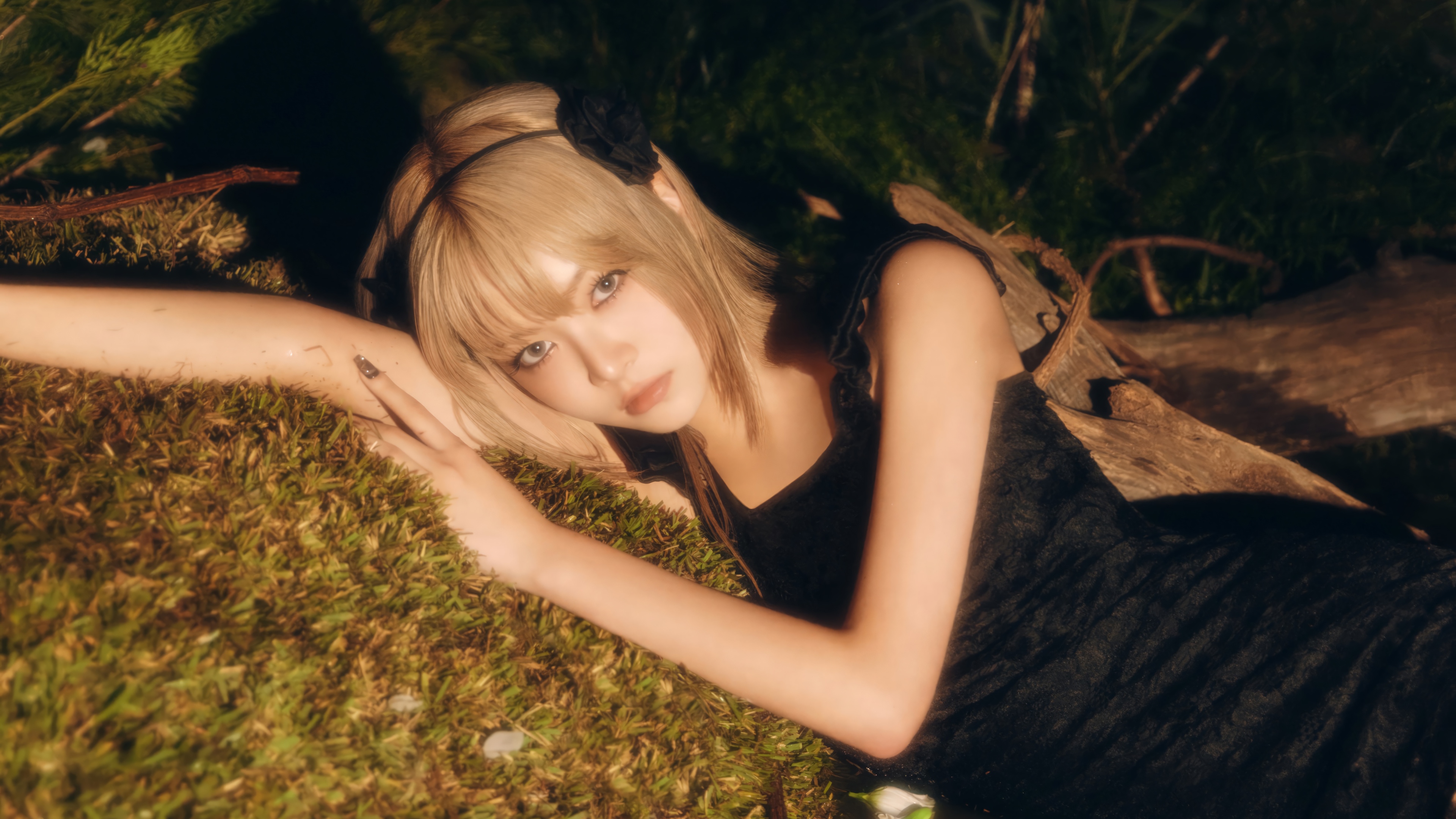 LE SSERAFIM Eunchae in a forest setting HD Wallpaper