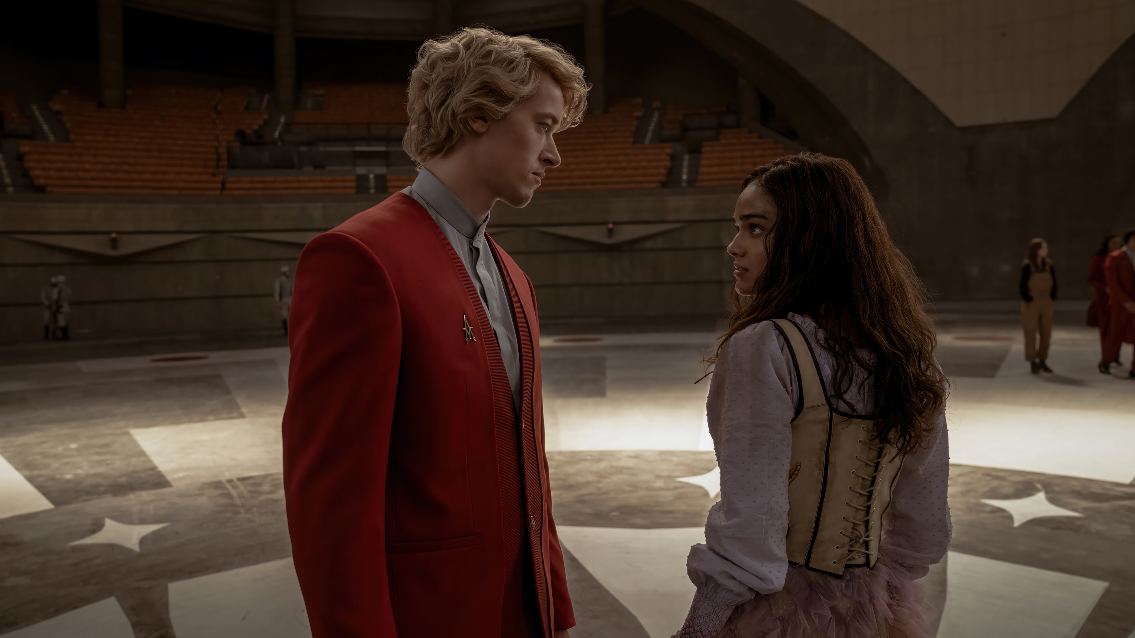 Coriolanus Snow and Lucy Gray Baird in The Hunger Games HD Wallpaper