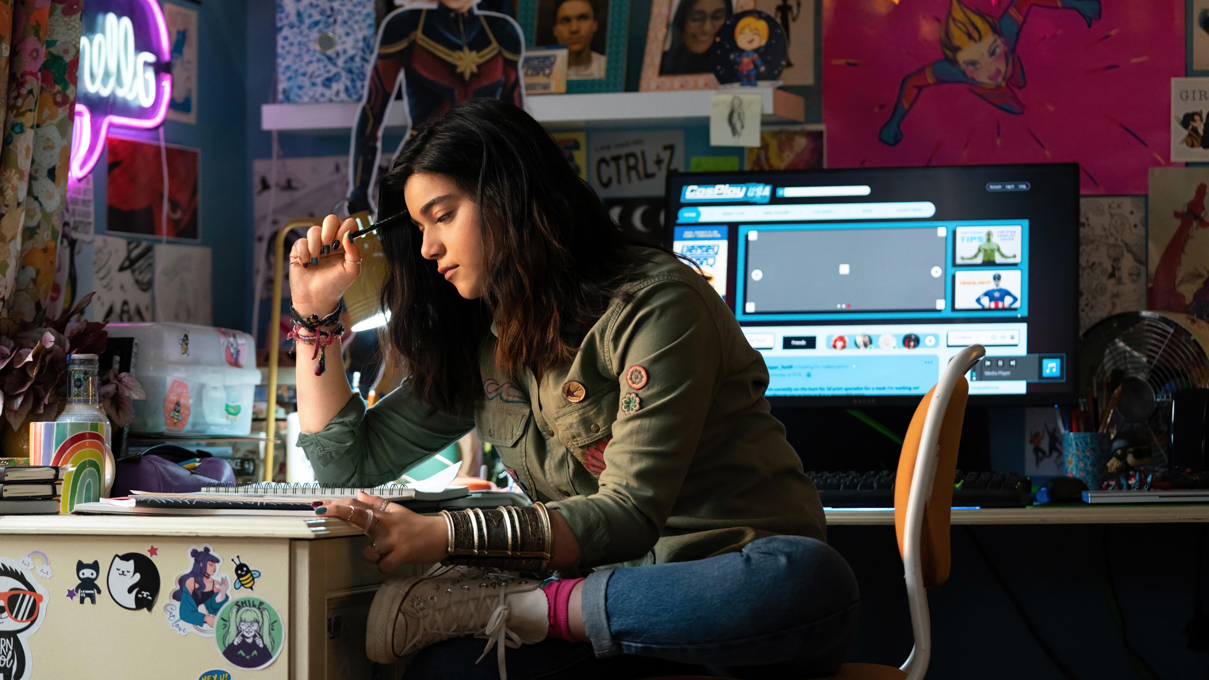Kamala Khan in her room HD Wallpaper