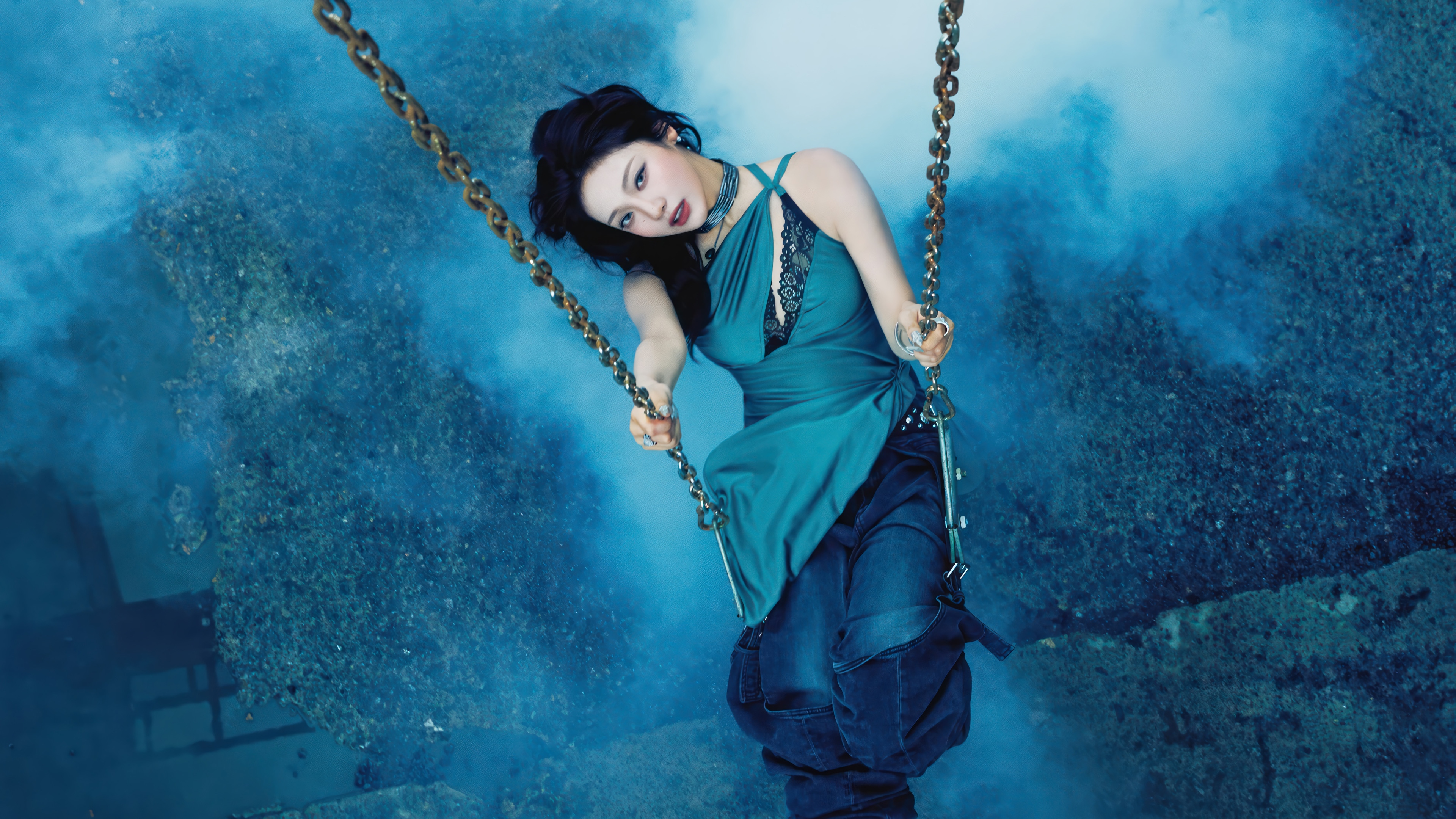 Ningning on a swing with chains HD Wallpaper