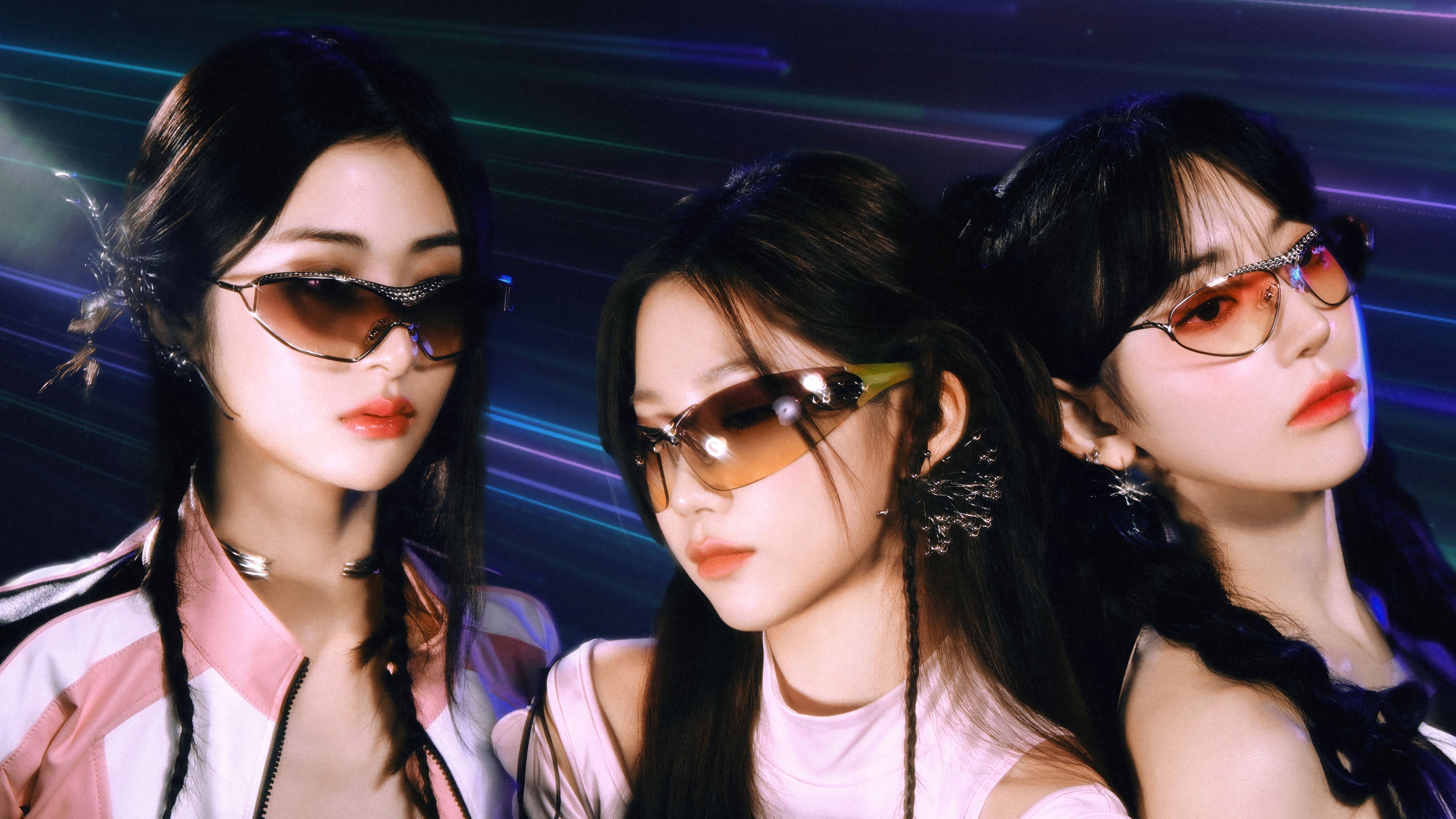LE SSERAFIM's Yunjin, Kazuha, and Sakura in 4K HD Wallpaper