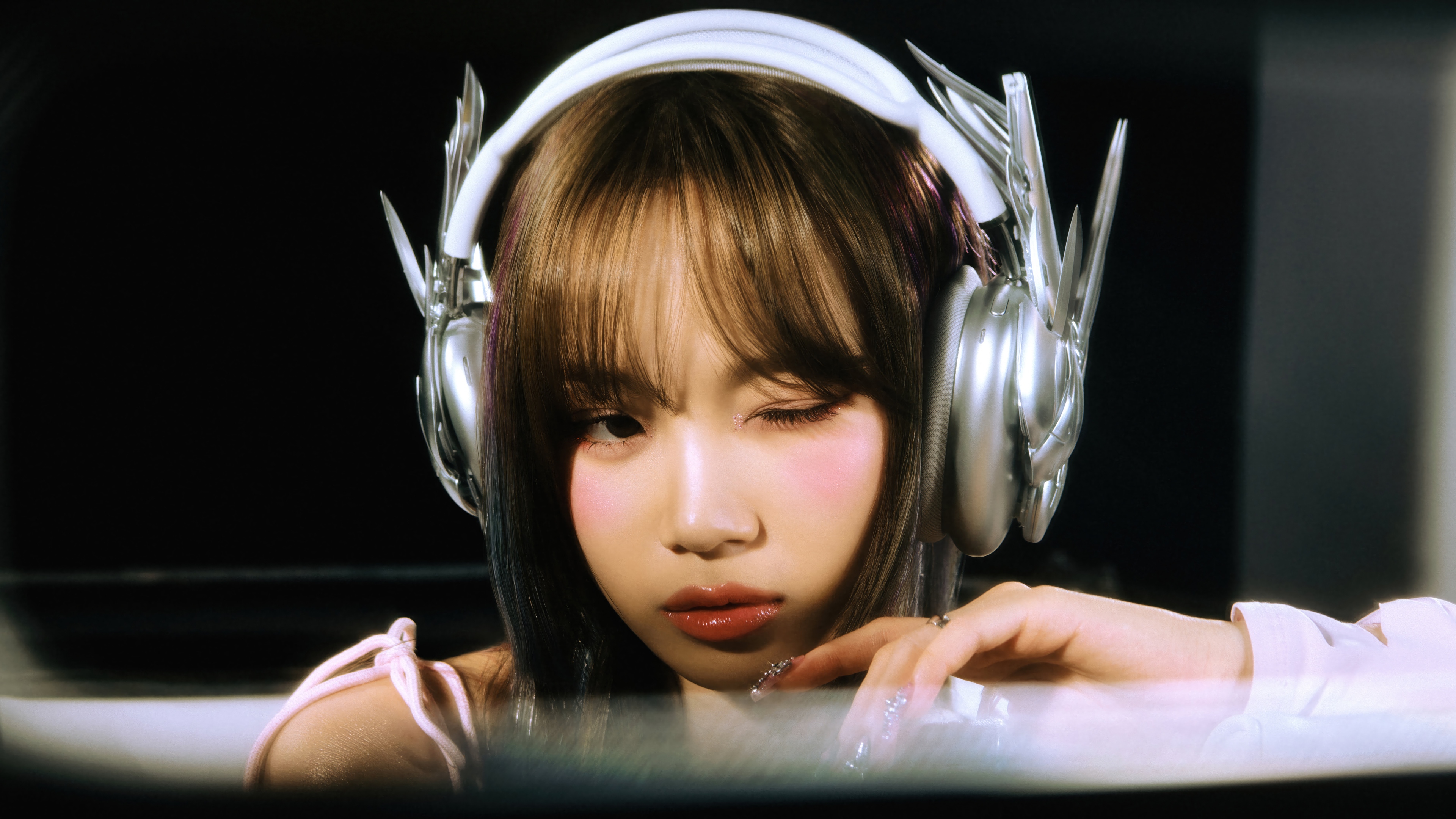 Kim Chae-won wearing headphones HD Wallpaper