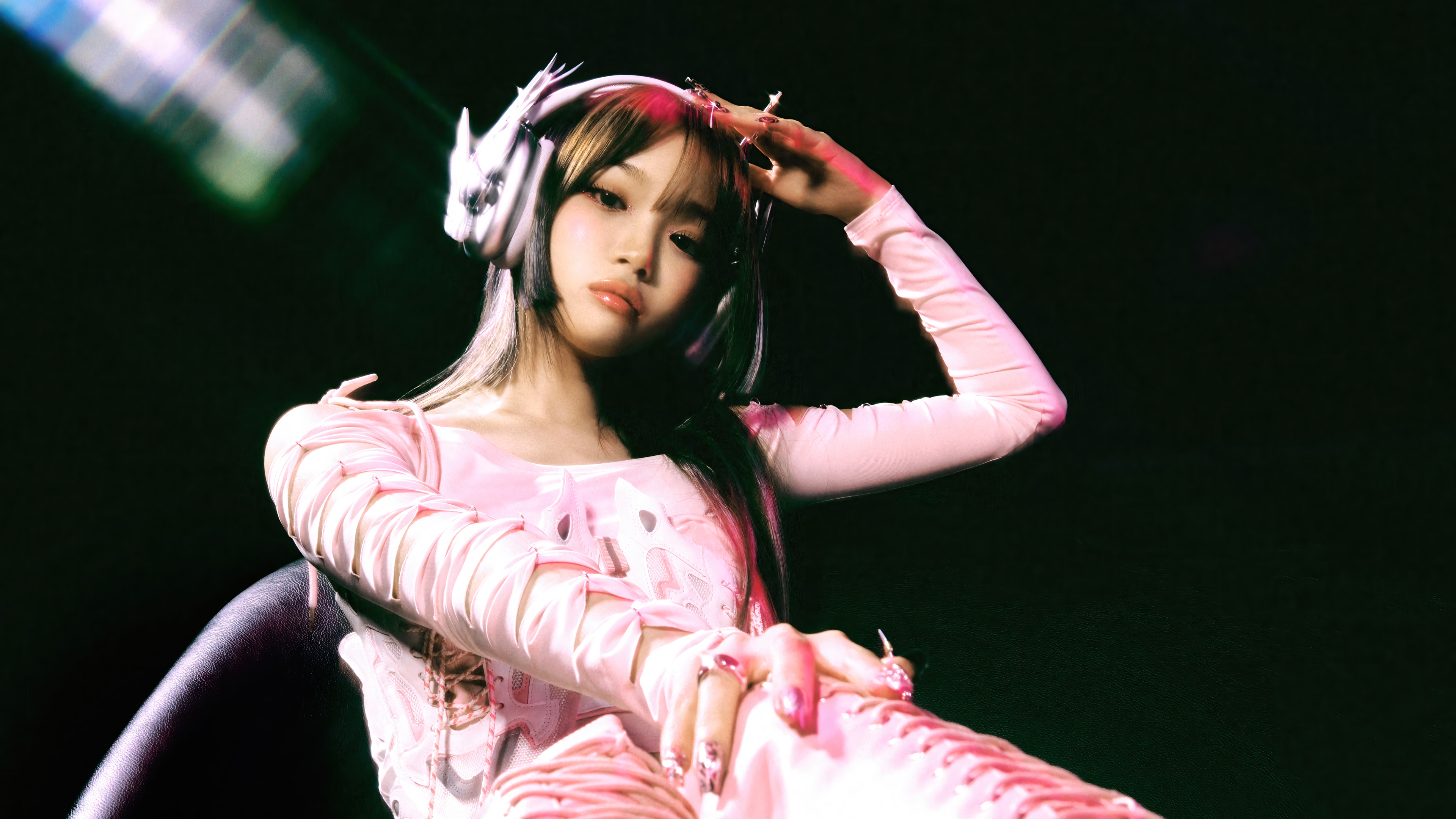 Kim Chae-won in pink outfit with headphones HD Wallpaper