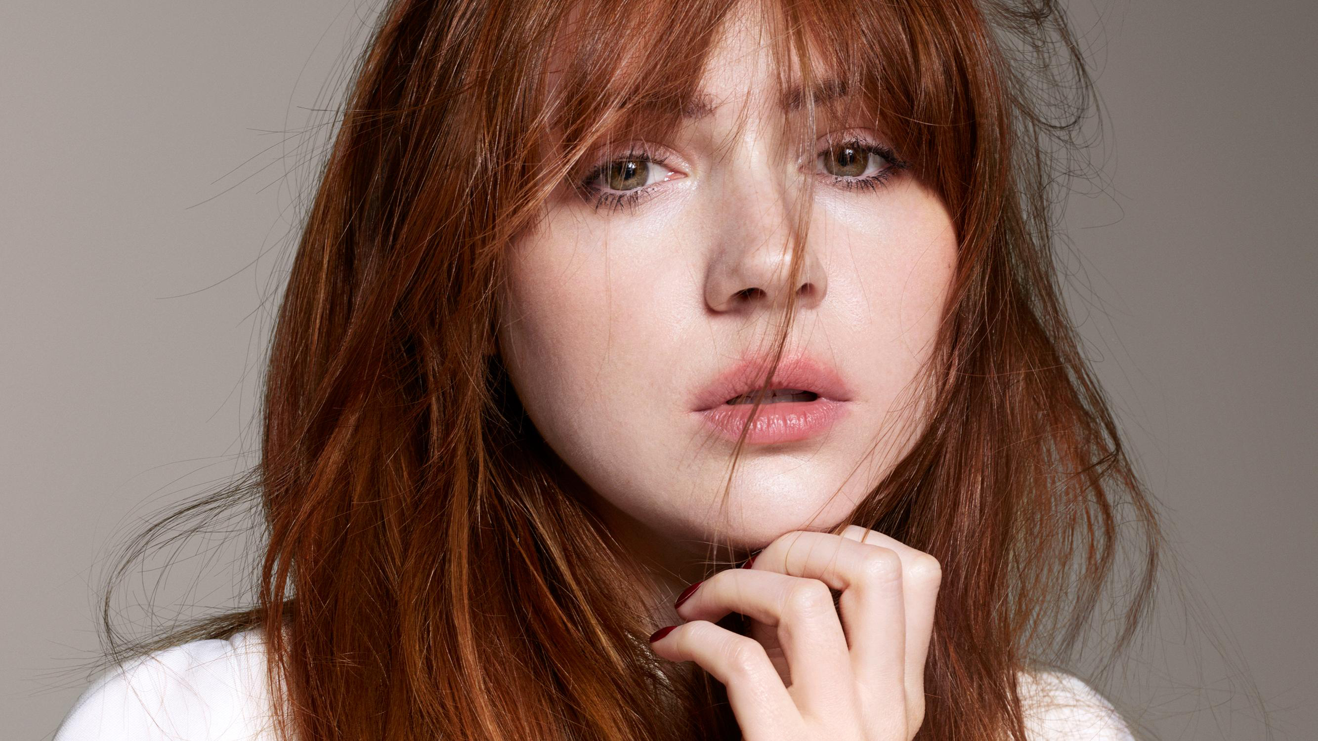 Karen Gillan portrait HD Wallpaper