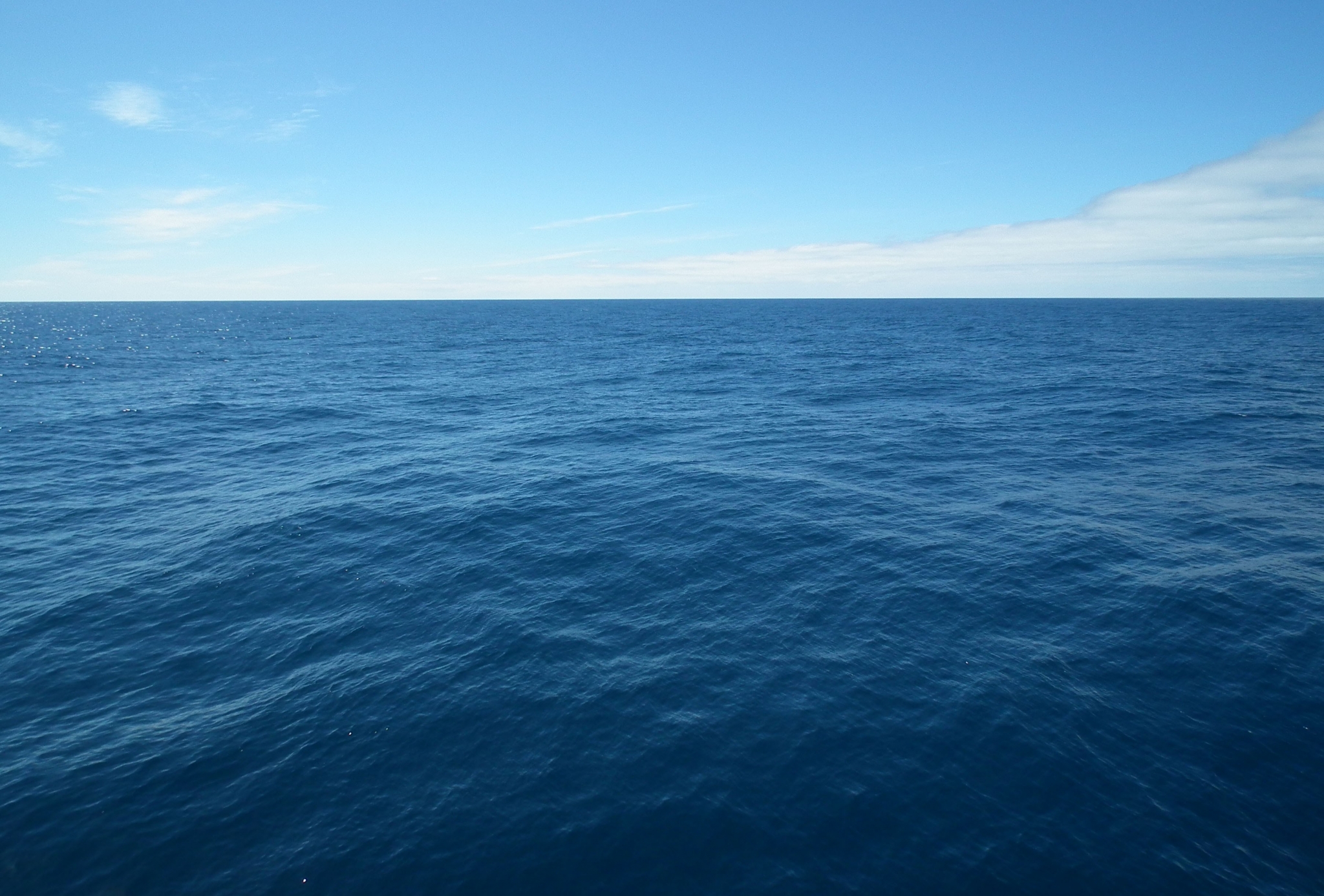 Ocean Horizon with Blue Sky and Clouds HD Wallpaper