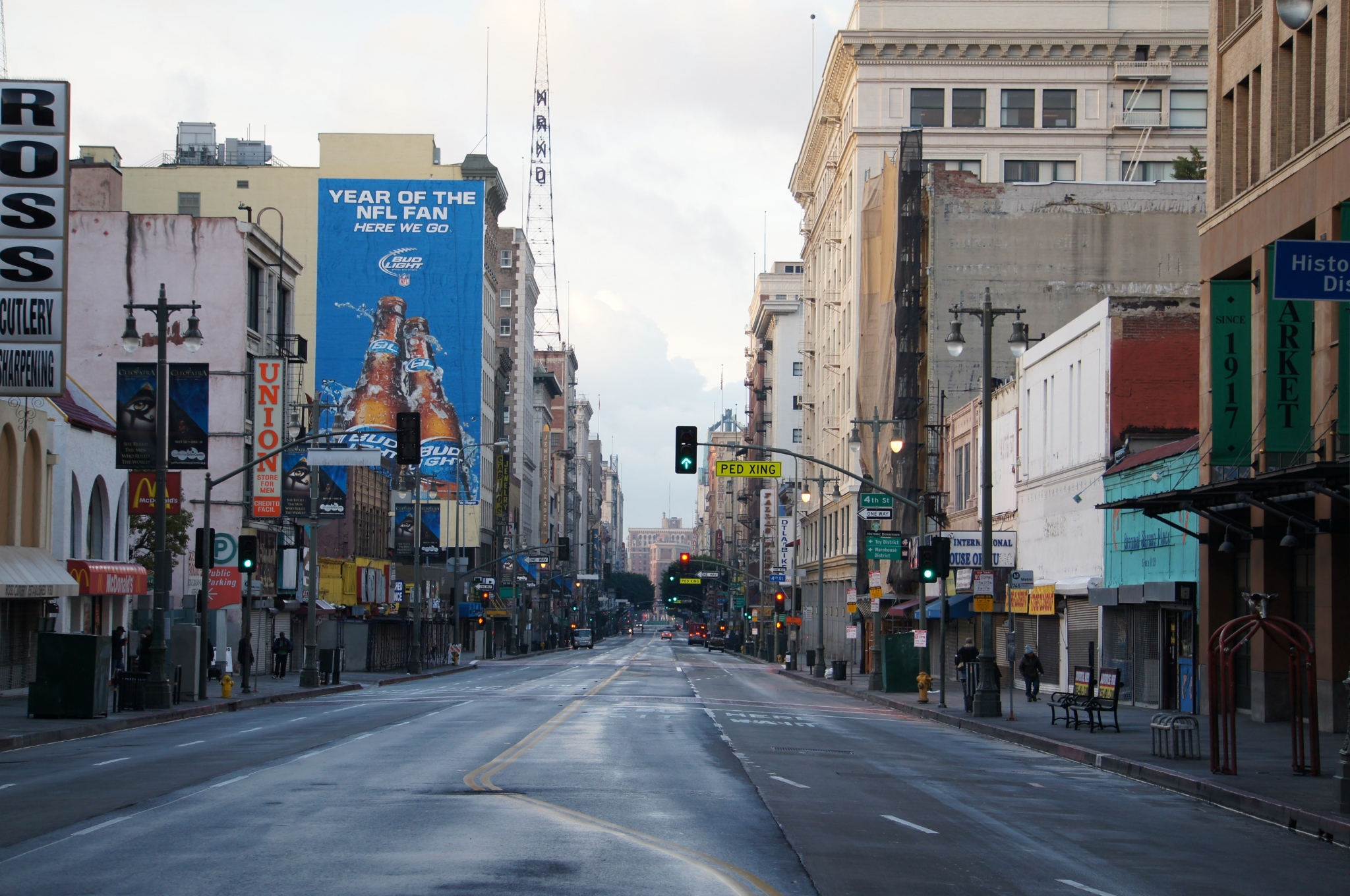 Street Scene in Los Angeles with Bud Light Billboard HD Wallpaper
