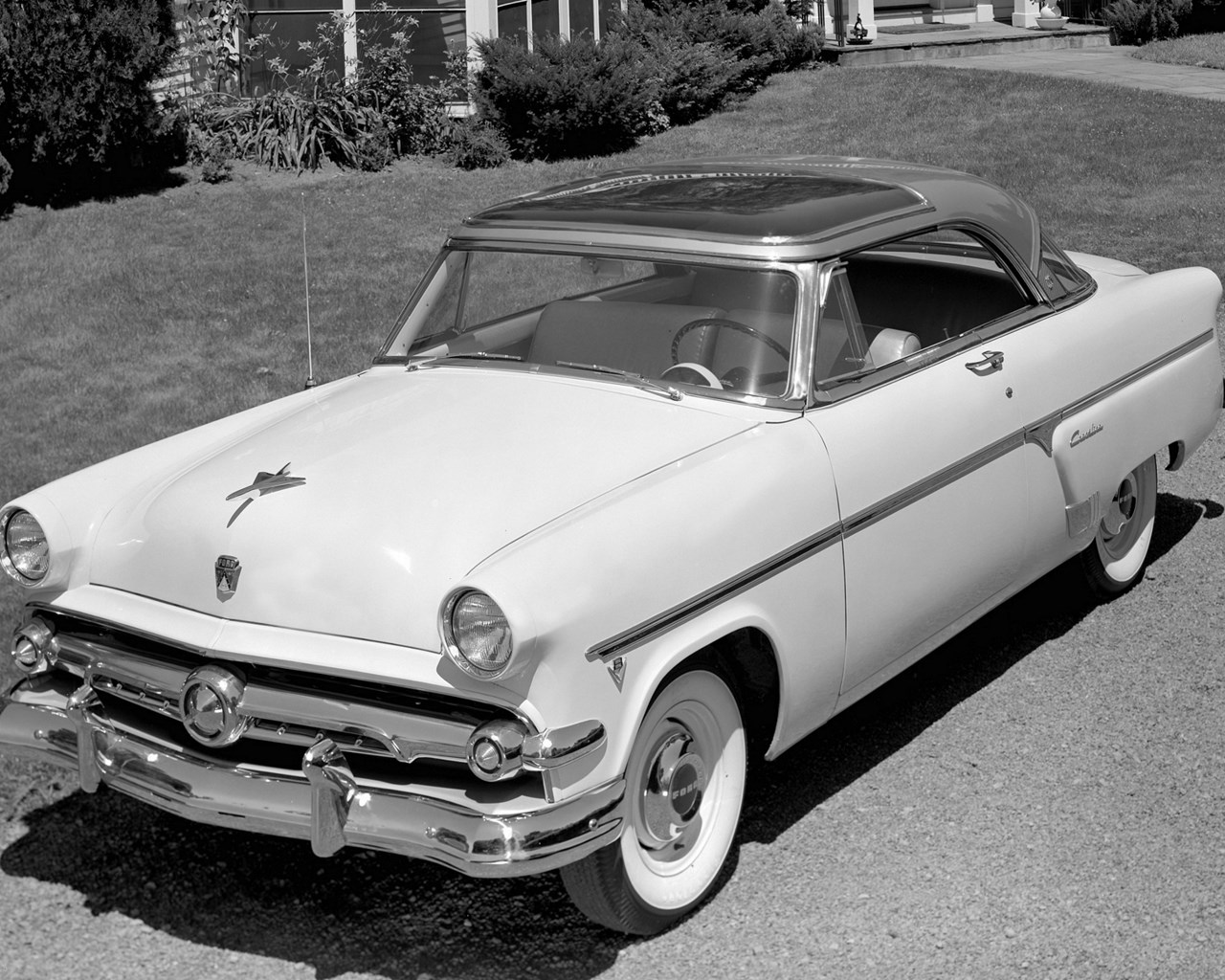 White 1954 Ford Crestline Victoria Coupe HD Wallpaper