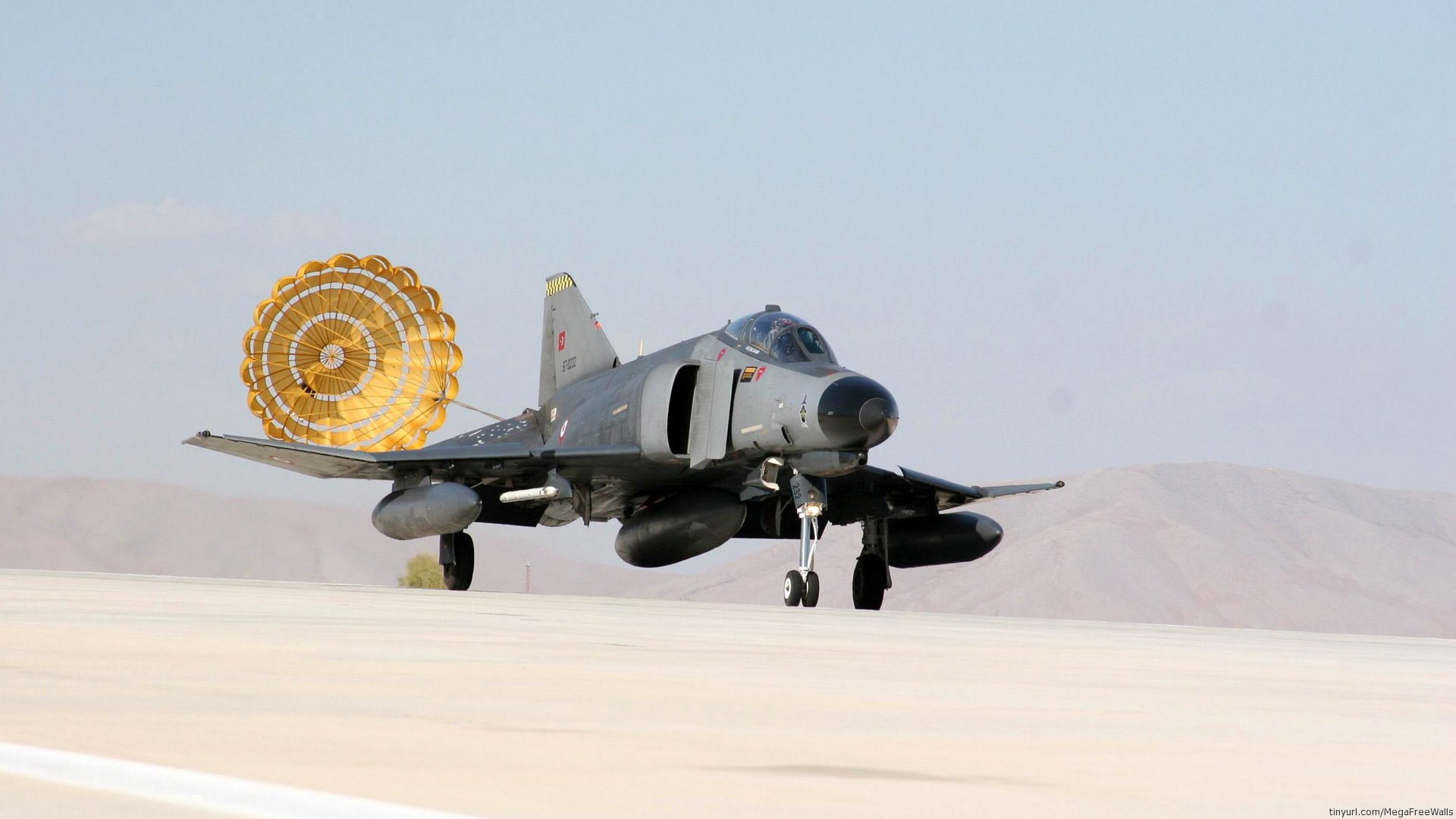 McDonnell Douglas F-4 Phantom II with drag parachute HD Wallpaper