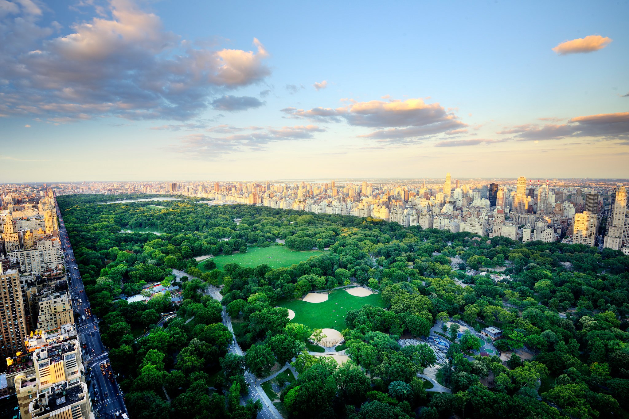 Aerial view of Central Park and New York City skyline HD Wallpaper