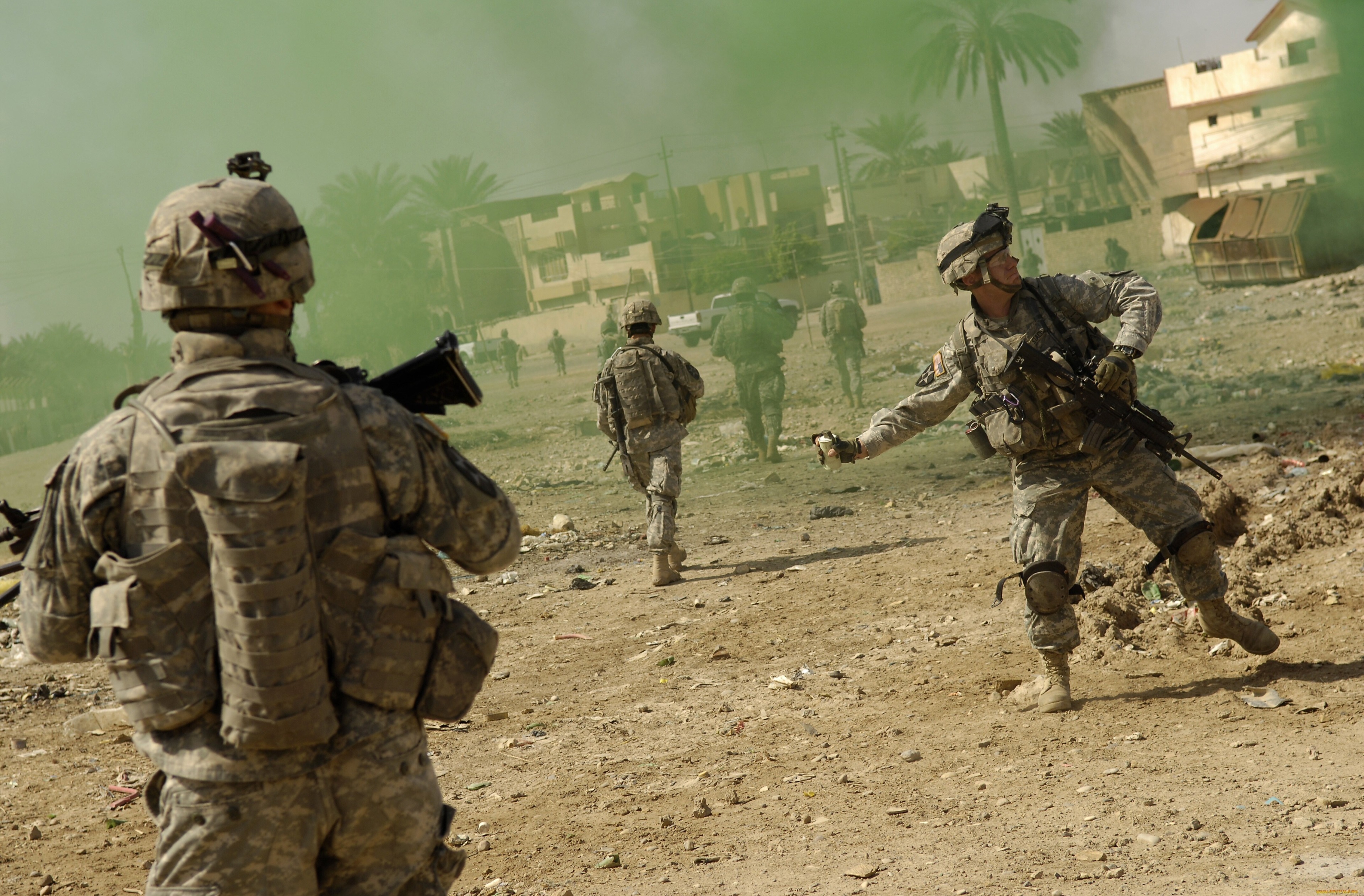 US Soldiers Maneuvering in Desert Combat Zone 4K HD Wallpaper
