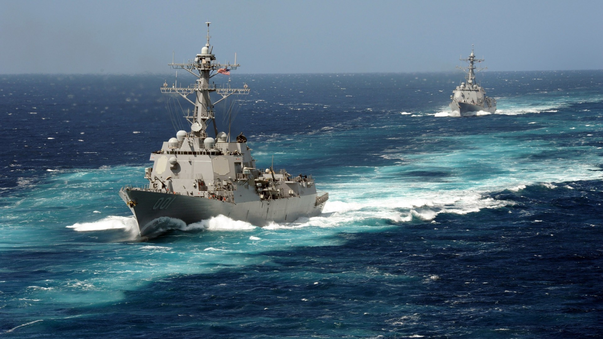 Arleigh Burke class destroyer USS Kidd at sea HD Wallpaper