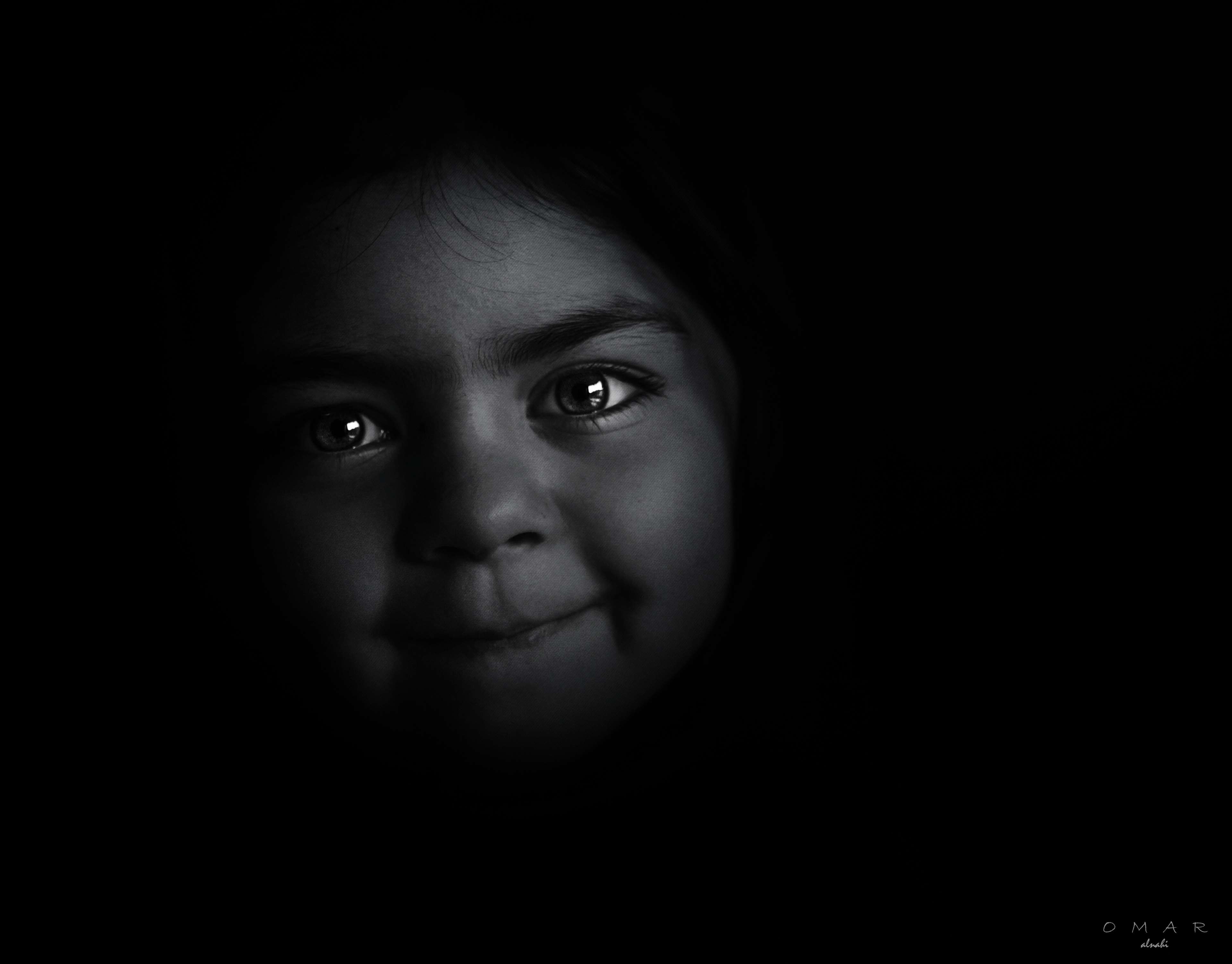 Black and white portrait of a girl HD Wallpaper