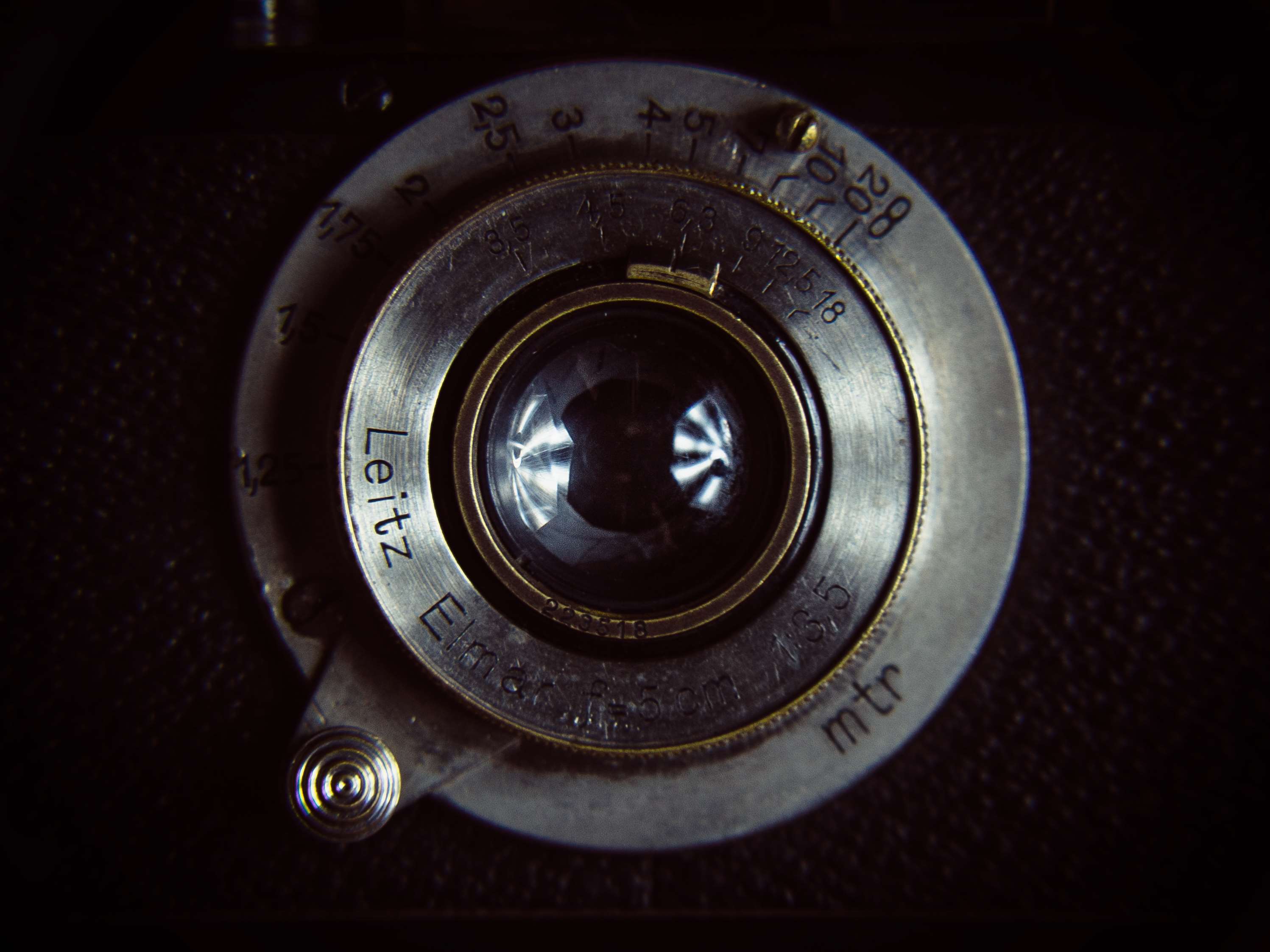 Vintage Leitz Elmar lens detail HD Wallpaper