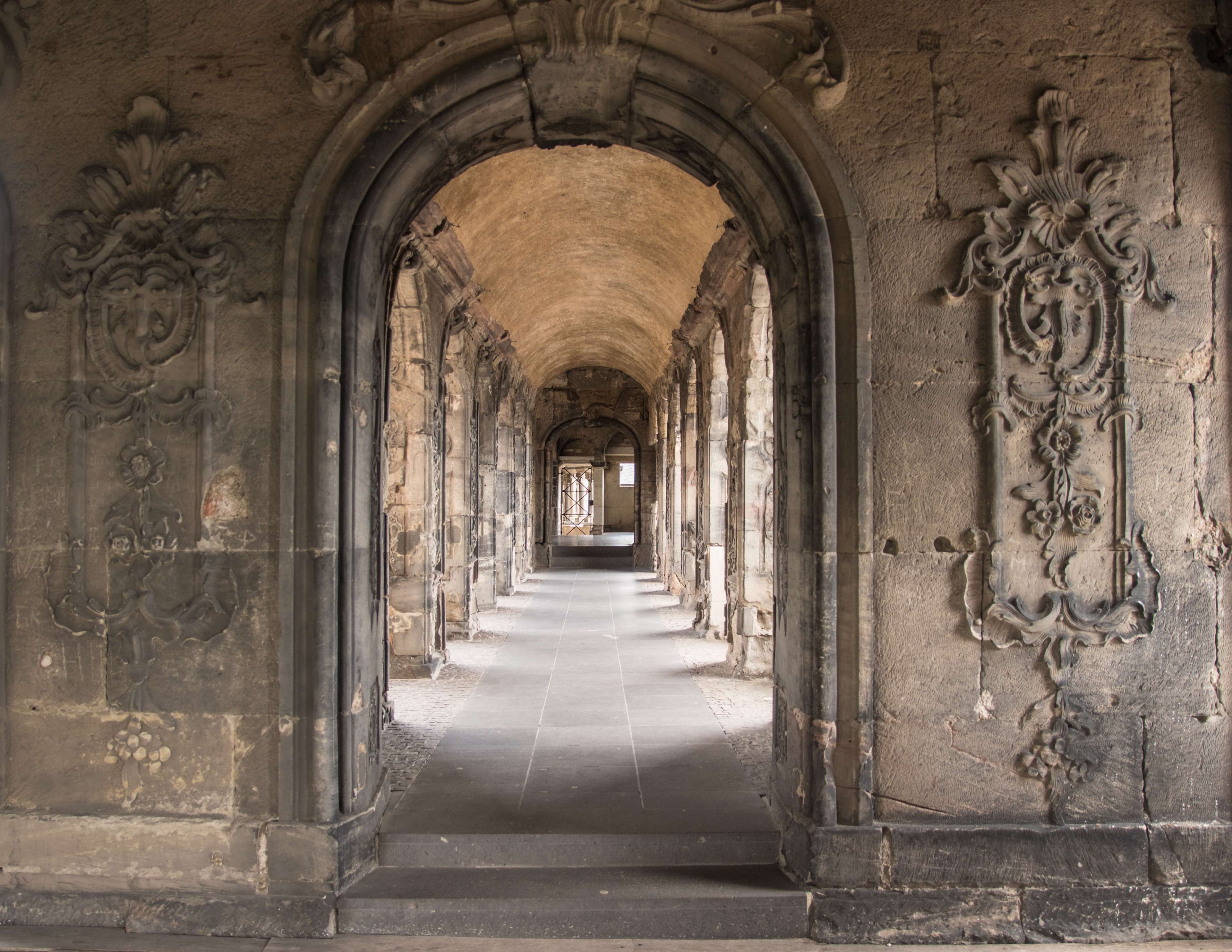 Porta Nigra Arcade in Trier 4K HD Wallpaper