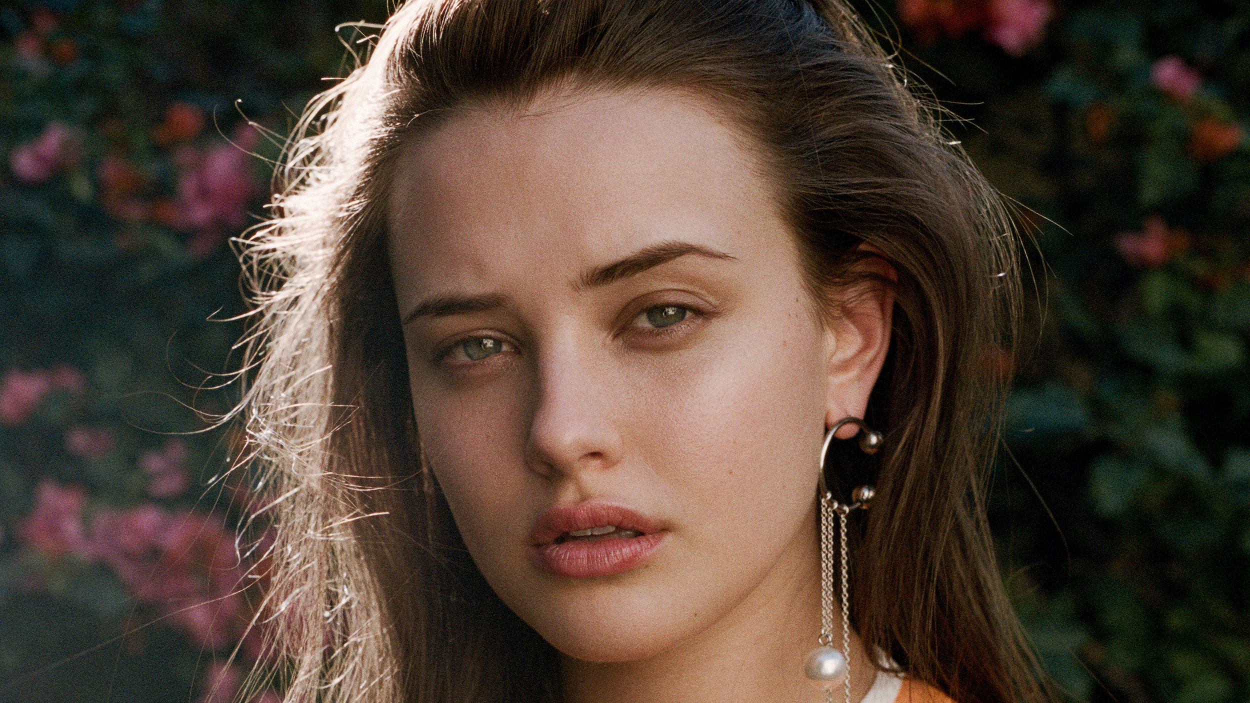 Katherine Langford portrait HD Wallpaper