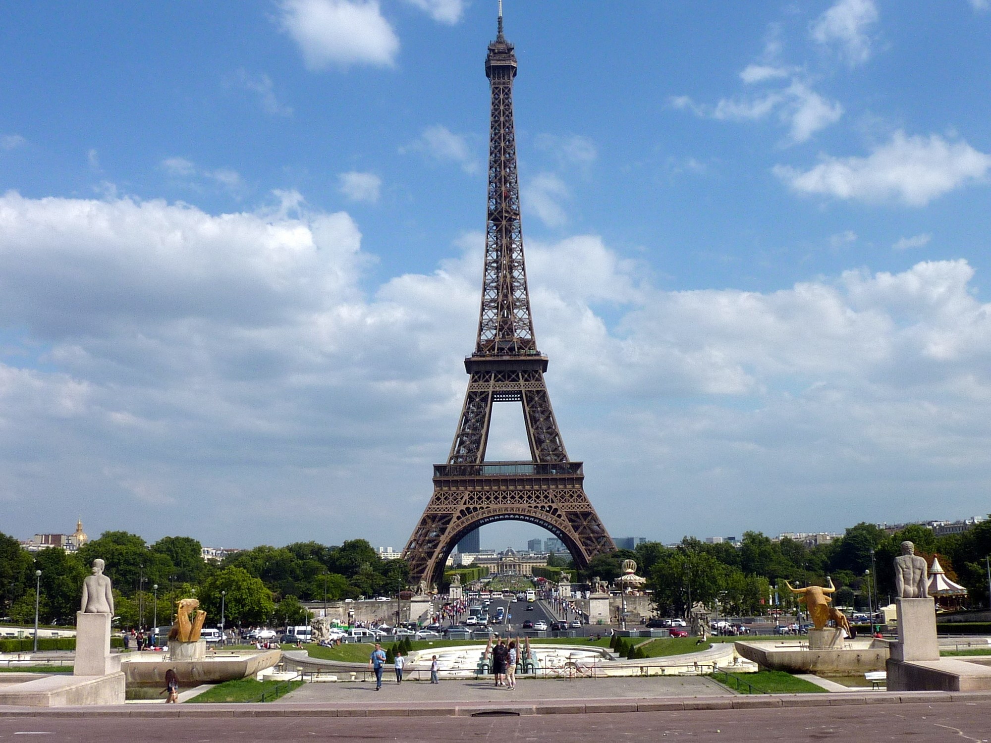Eiffel Tower in Paris HD Wallpaper