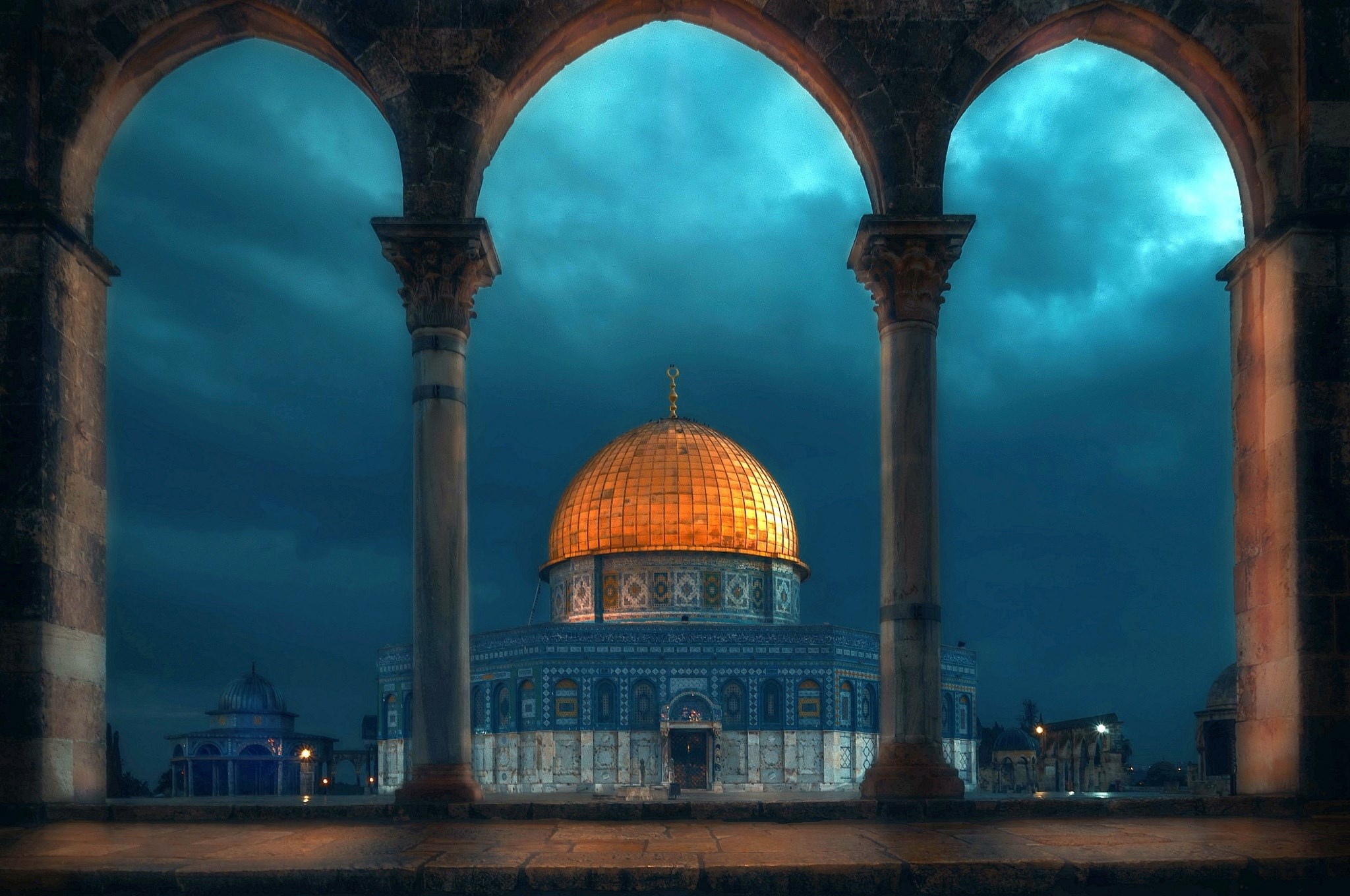 Dome of the Rock mosque through arches HD Wallpaper