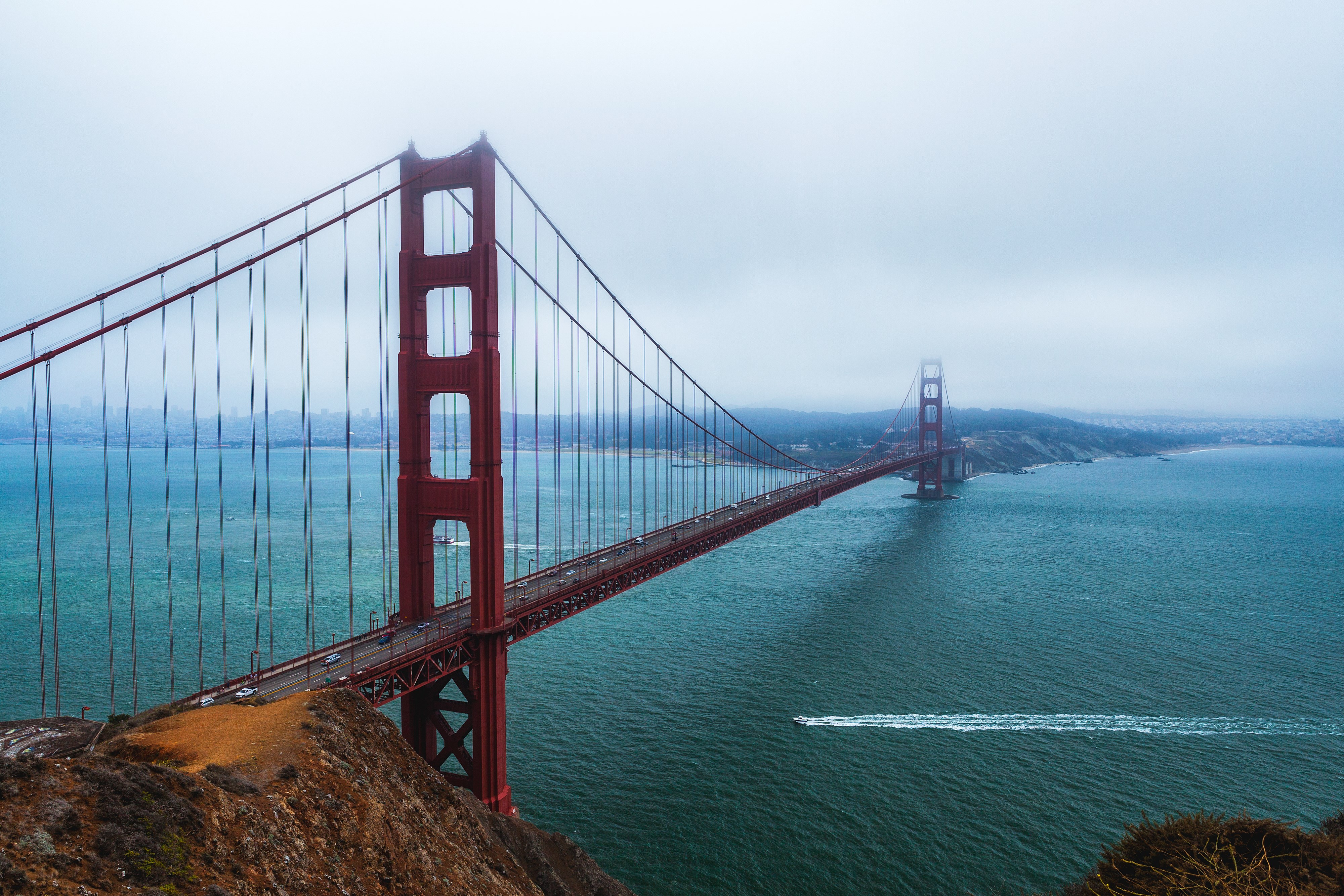 Golden Gate Bridge over the ocean HD Wallpaper