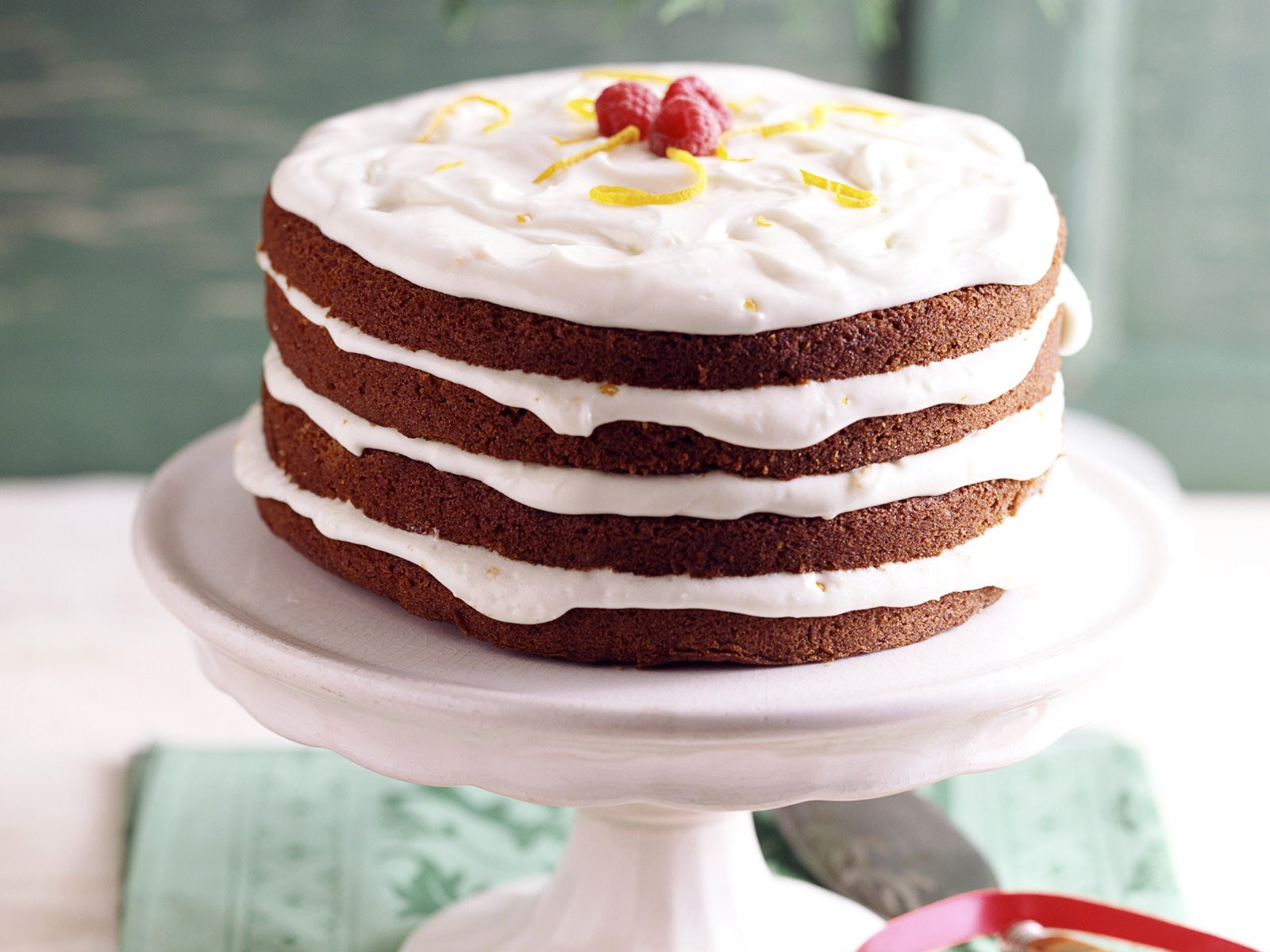 Layered cake with white frosting and raspberries HD Wallpaper