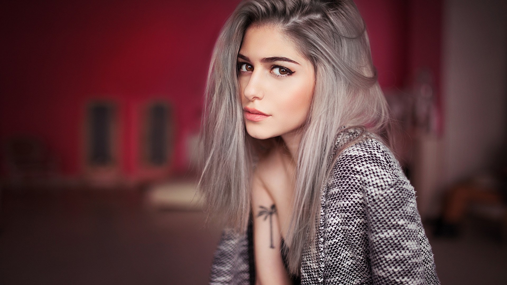 Young woman with grey hair and tattoo HD Wallpaper
