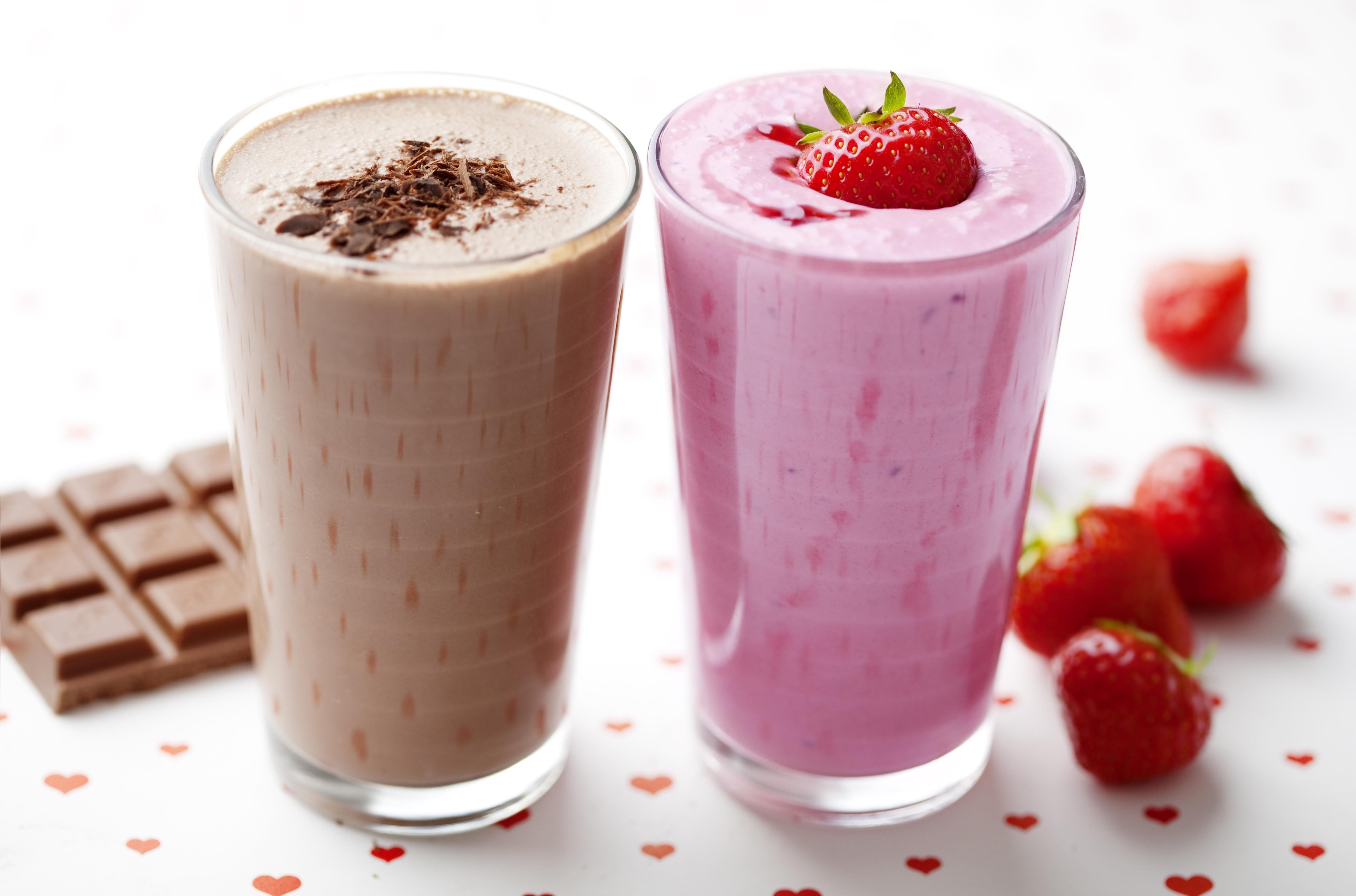 Chocolate and Strawberry Smoothies with Chocolate Bar and Strawberries HD Wallpaper