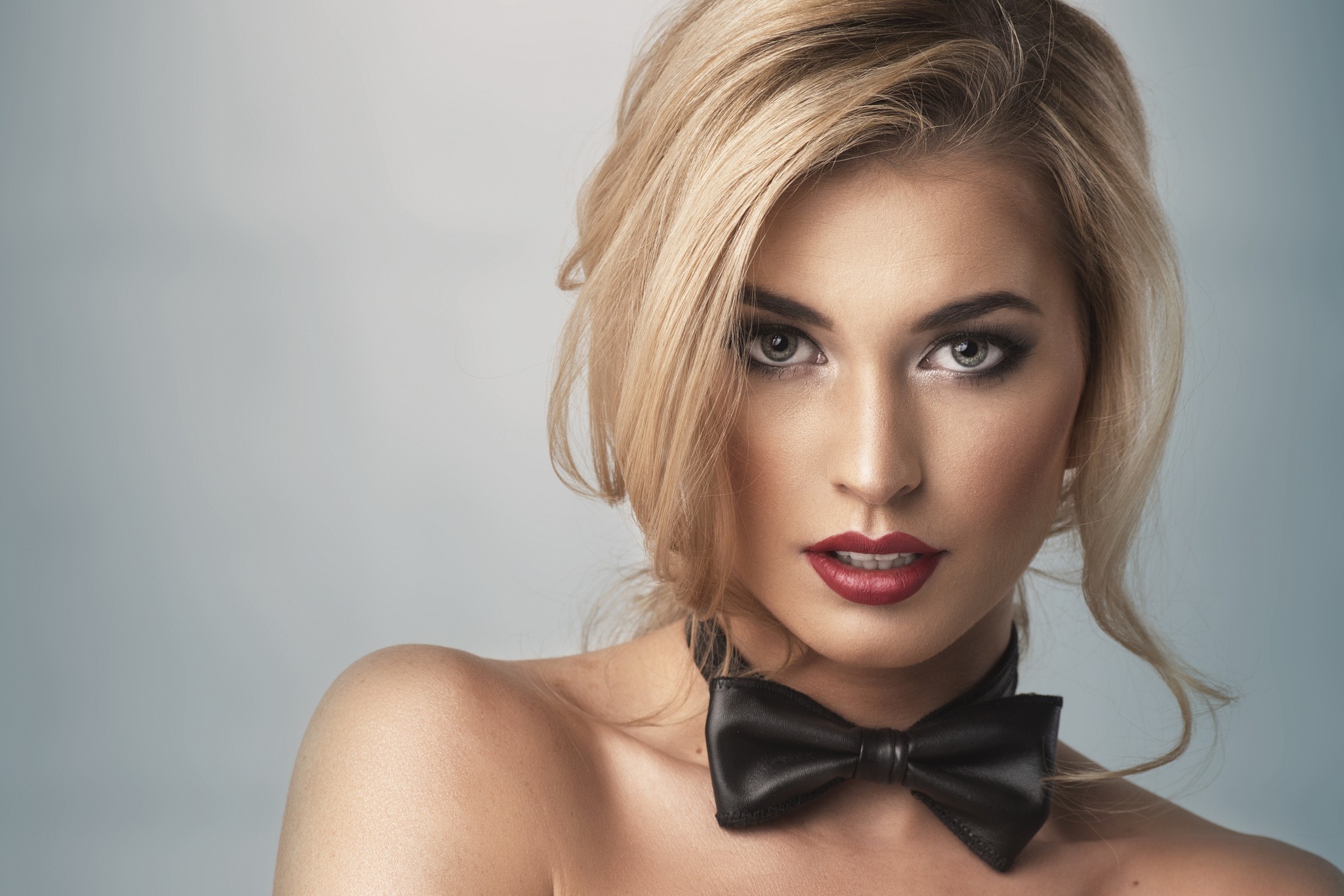 Woman with blonde hair and bowtie HD Wallpaper