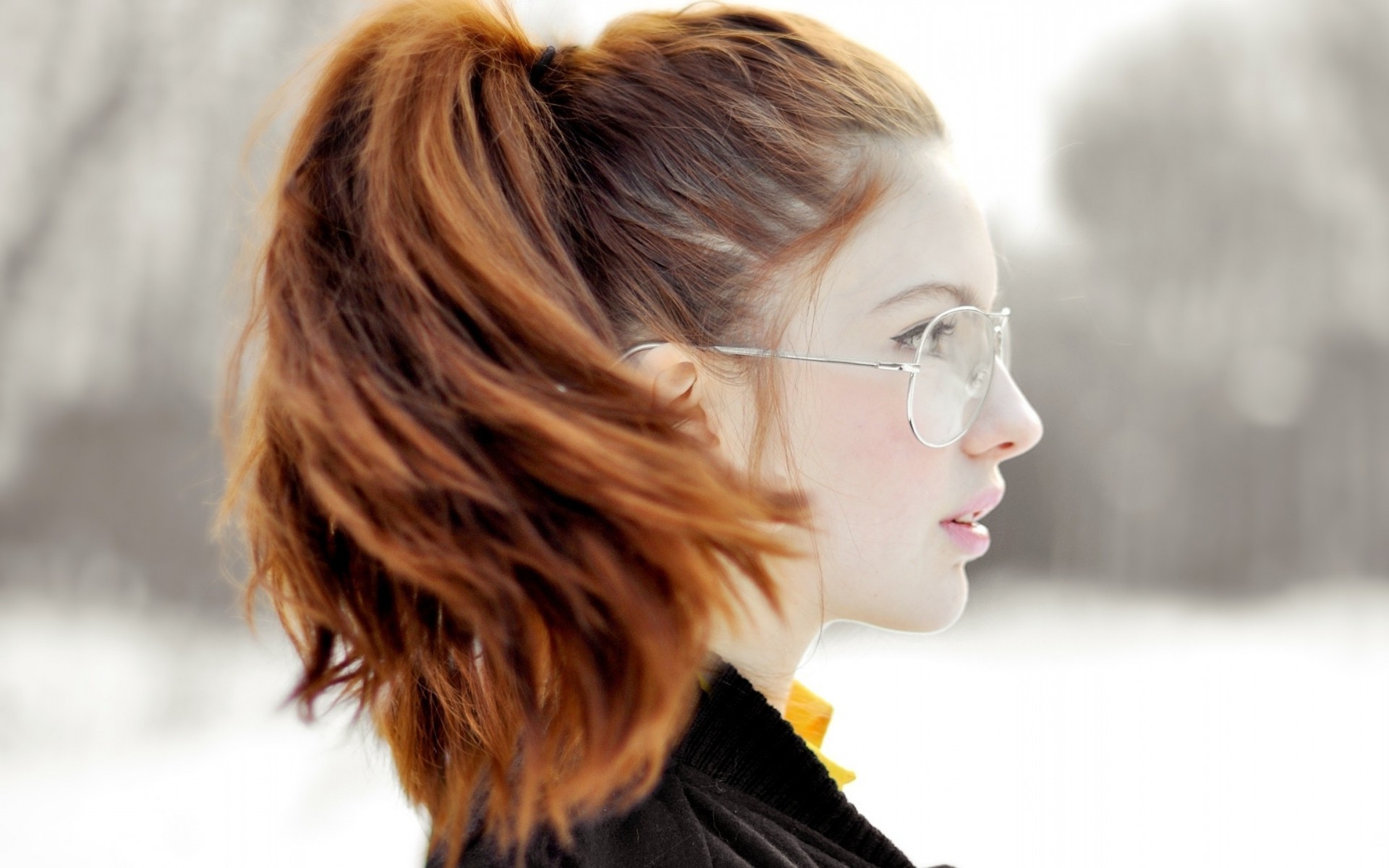 Redhead woman with glasses in profile HD Wallpaper